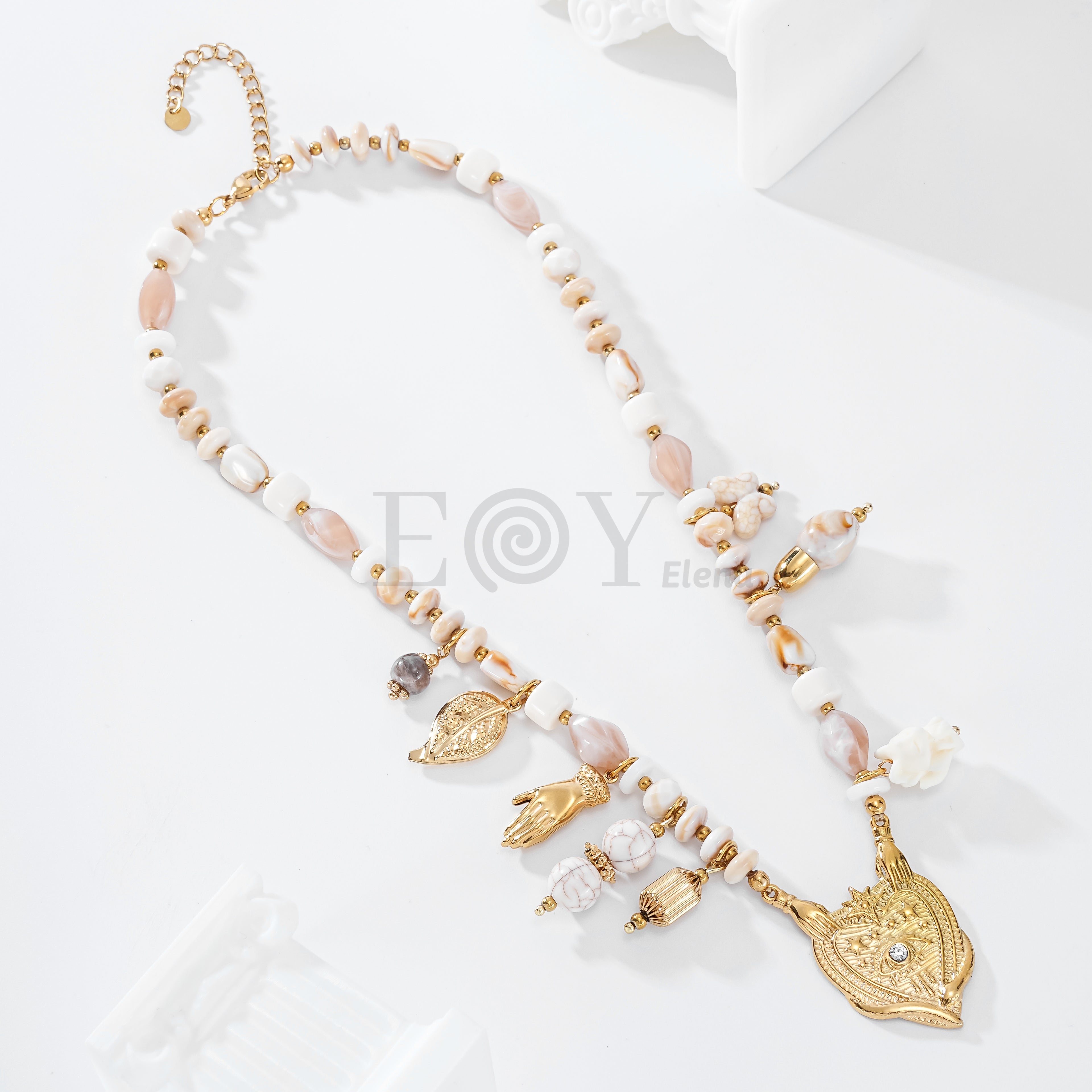 Collar corazón con charms