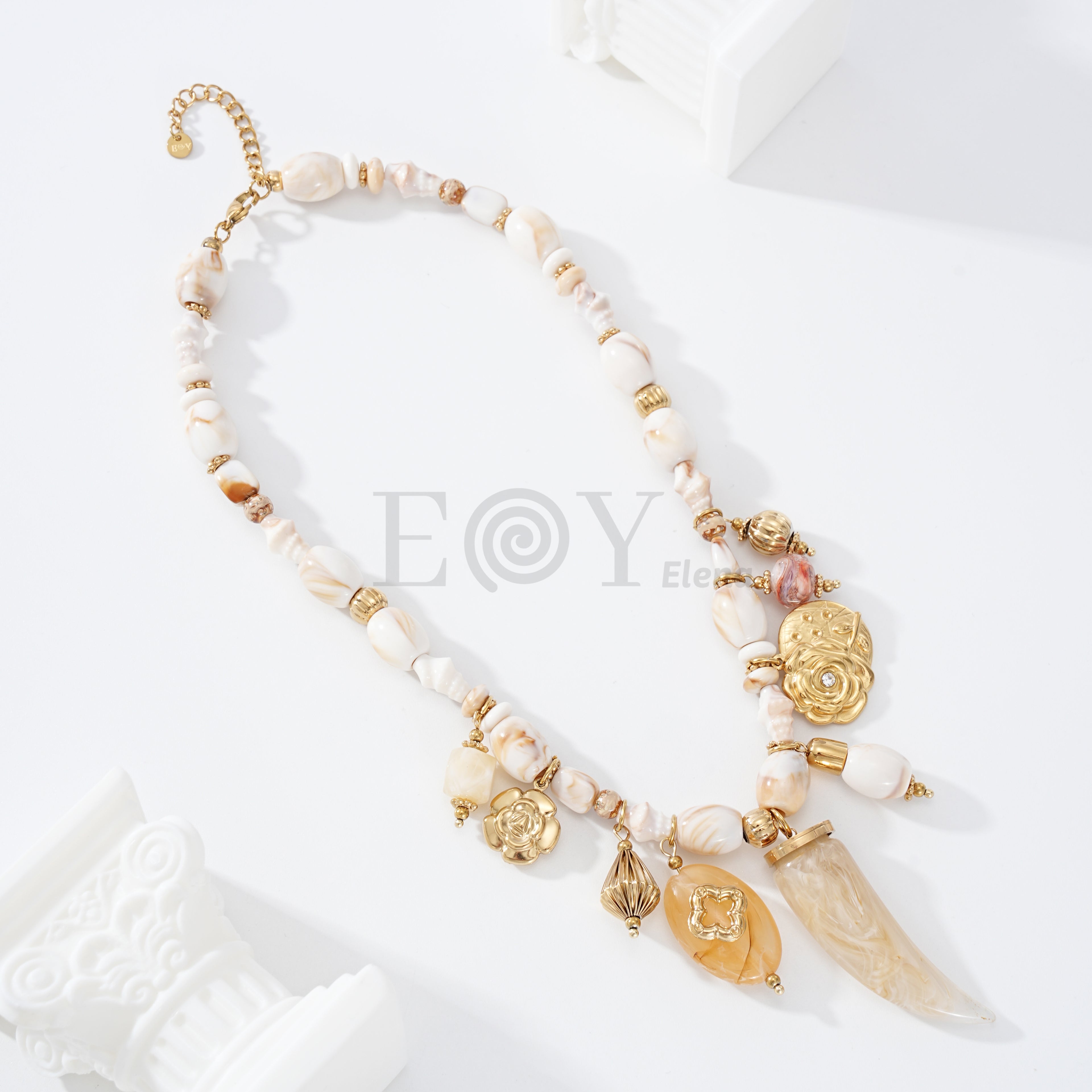 Collar conchas con charms
