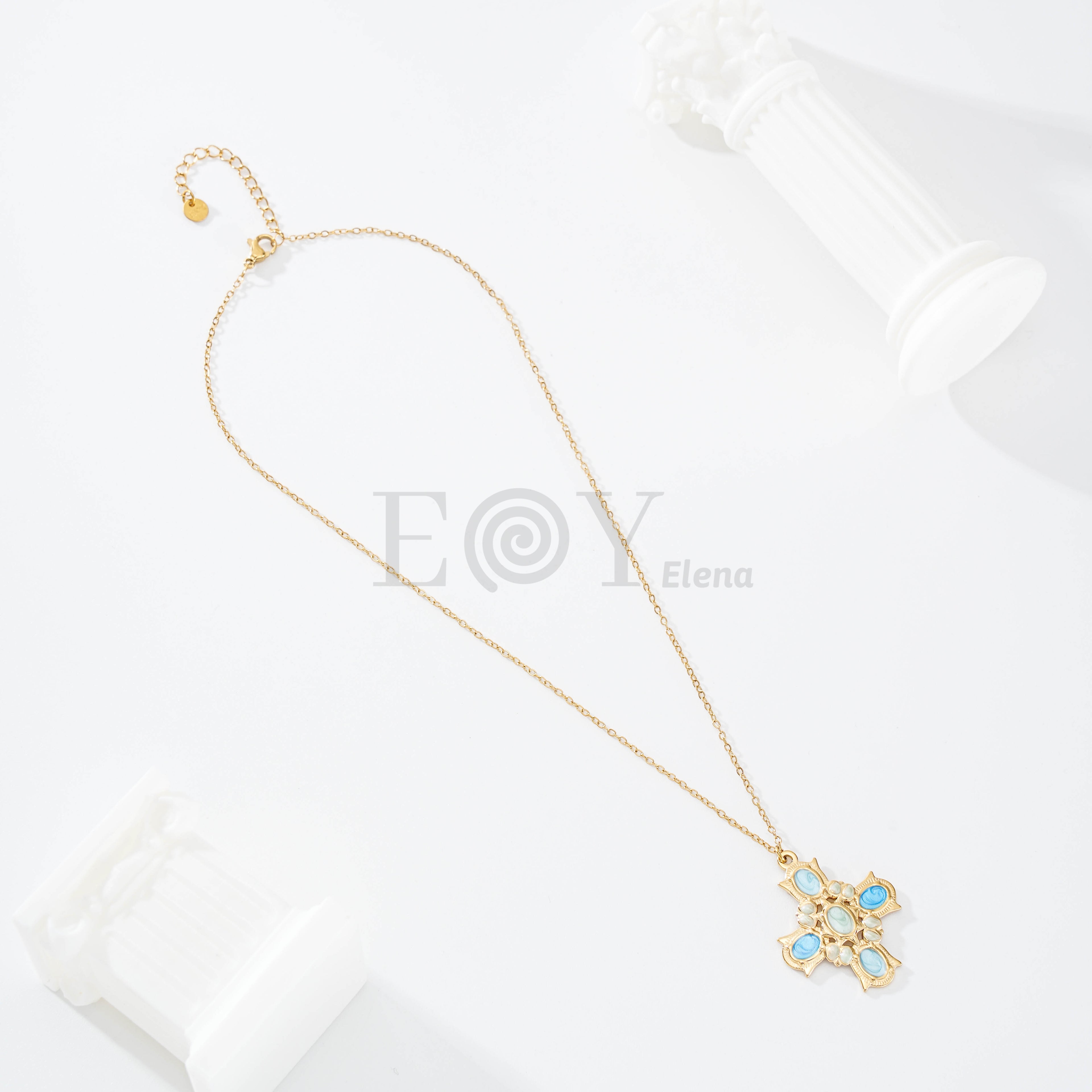 Collar cruz con piedras
