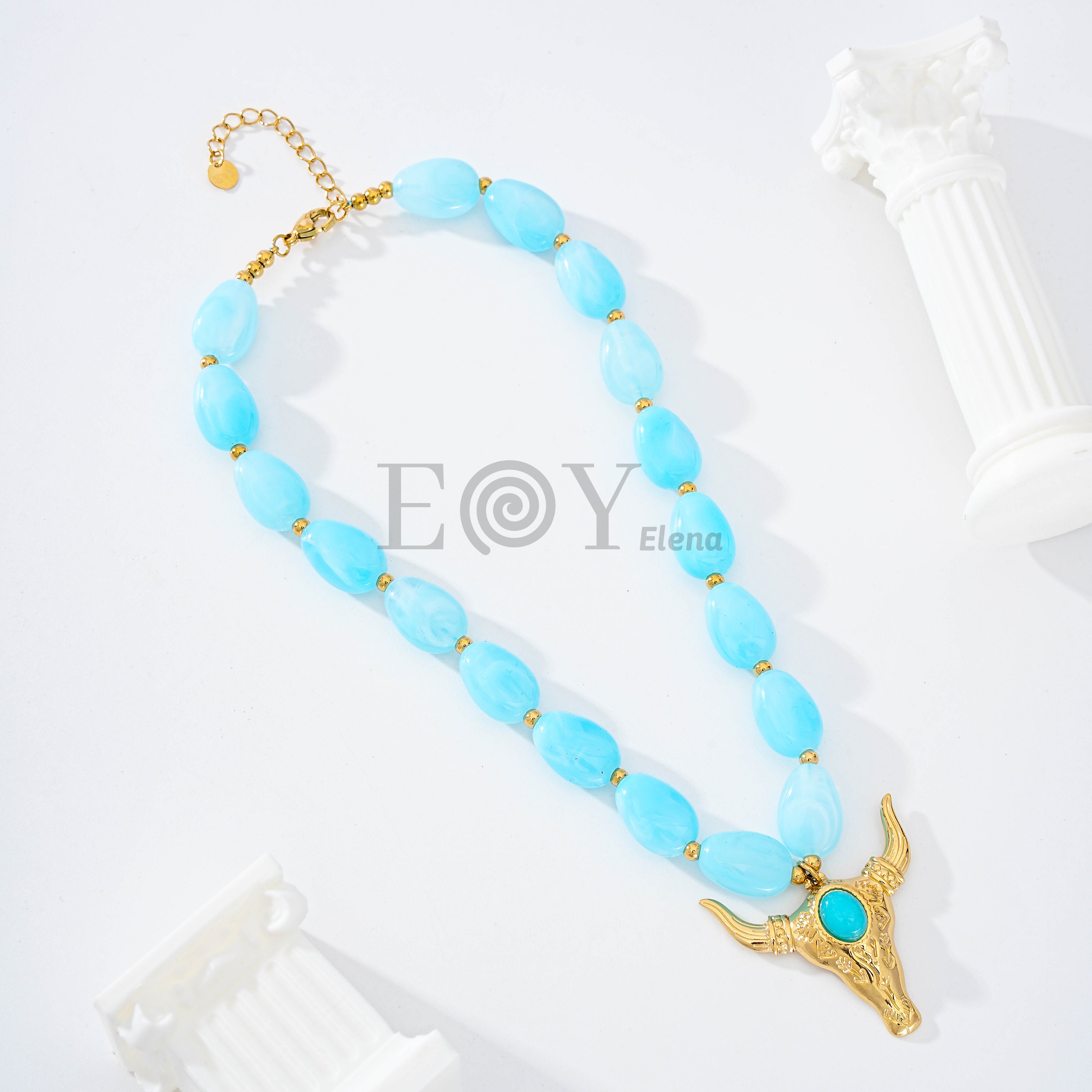 Collar piedras colores con cabeza toro