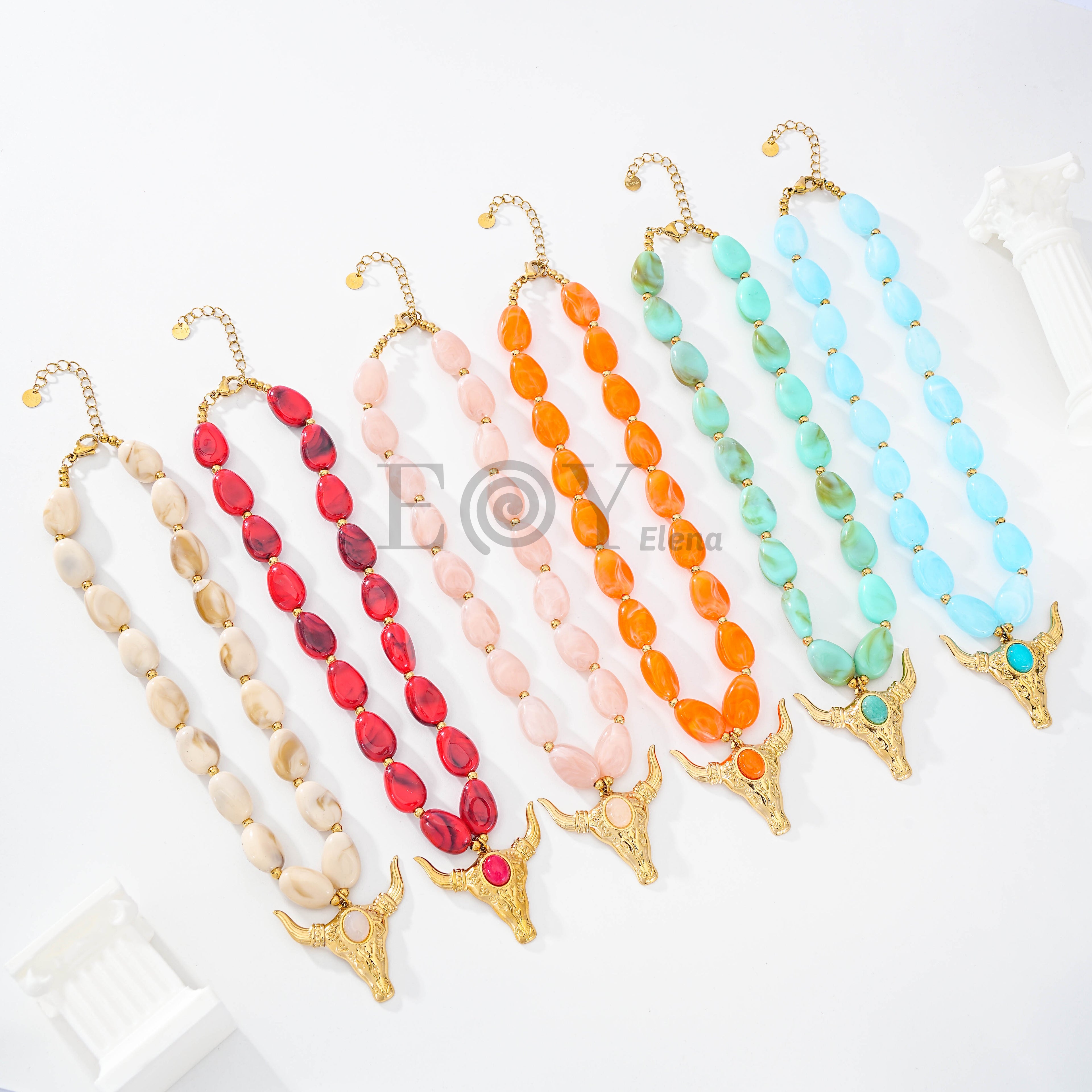 Collar piedras colores con cabeza toro