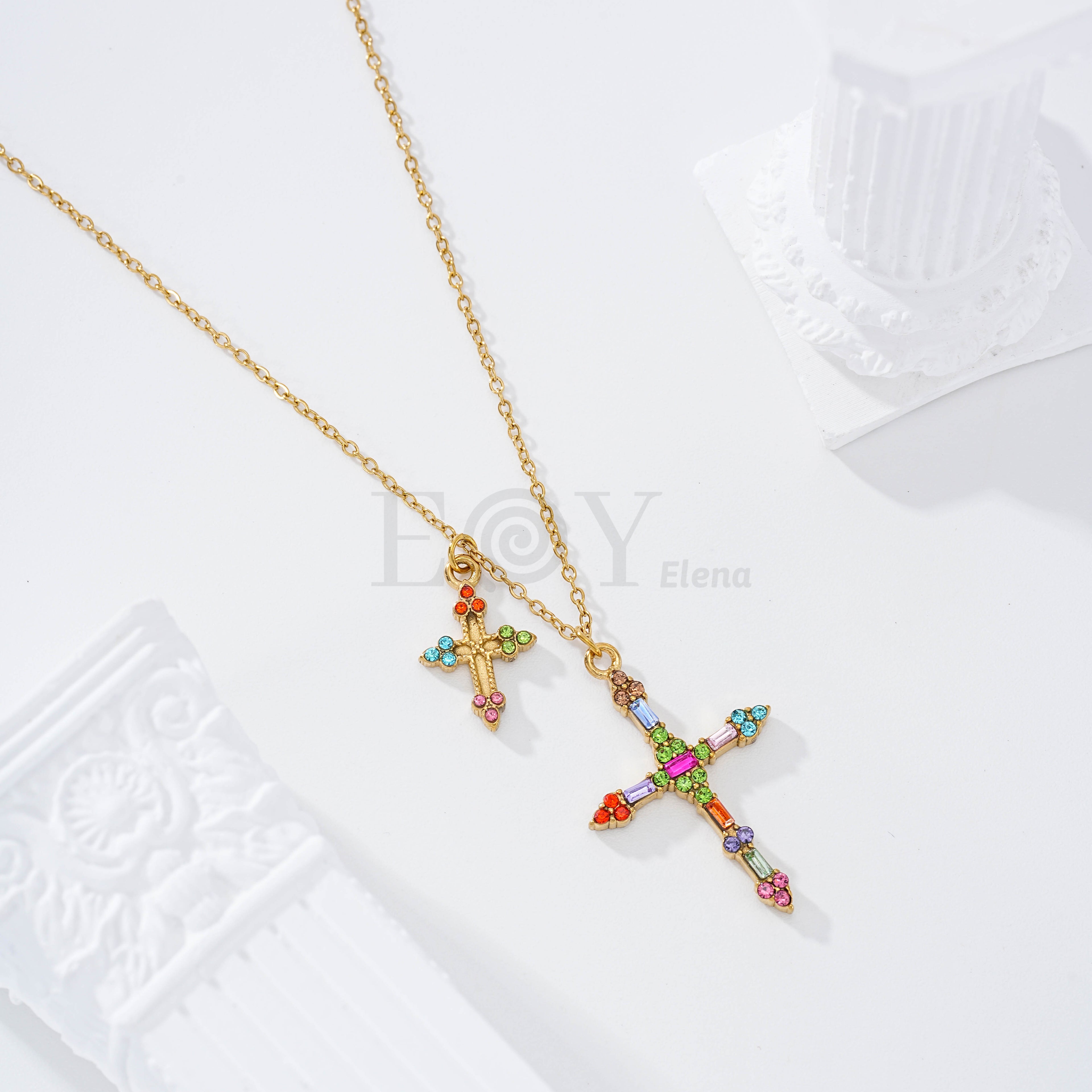 Collar doble cruz con piedra