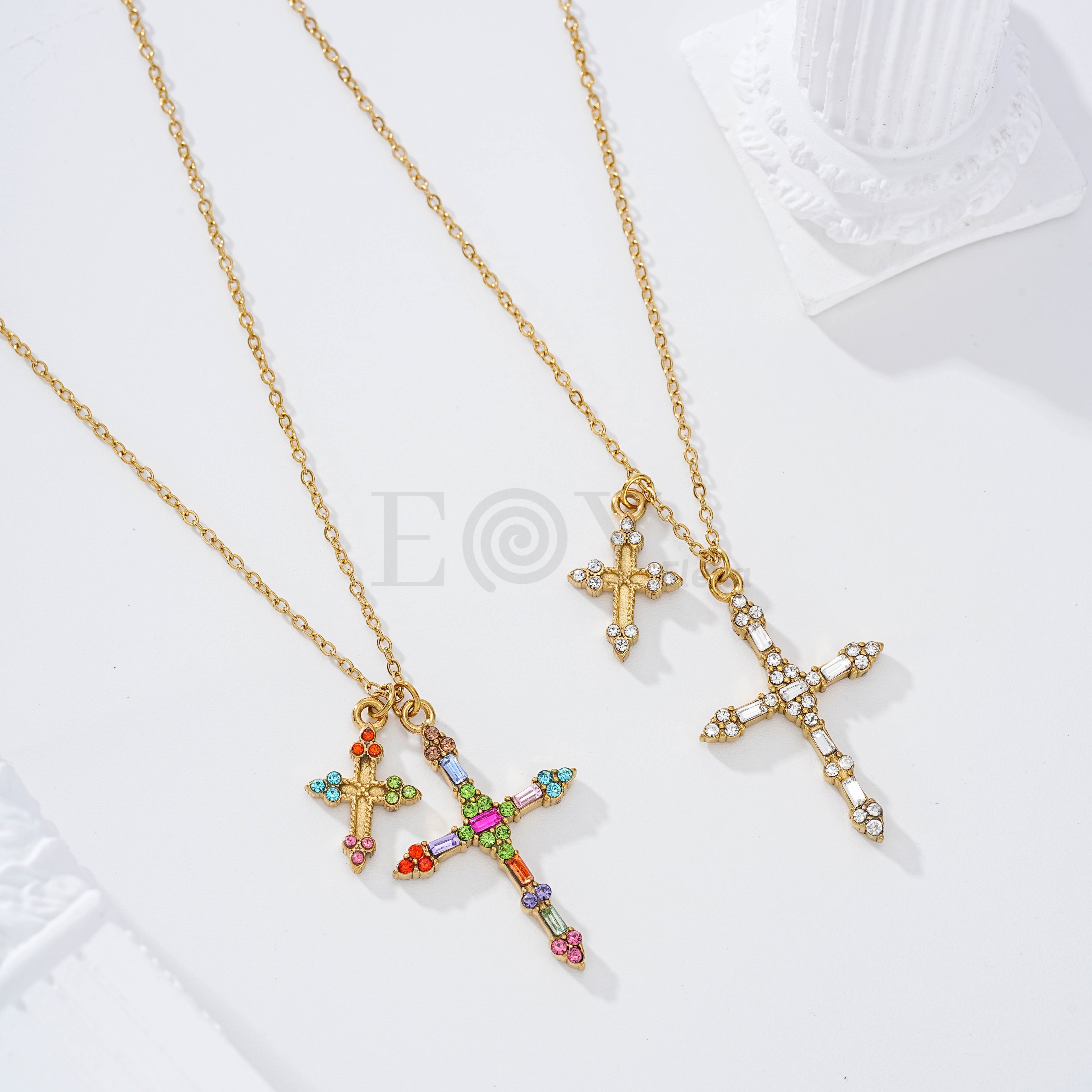 Collar doble cruz con piedra