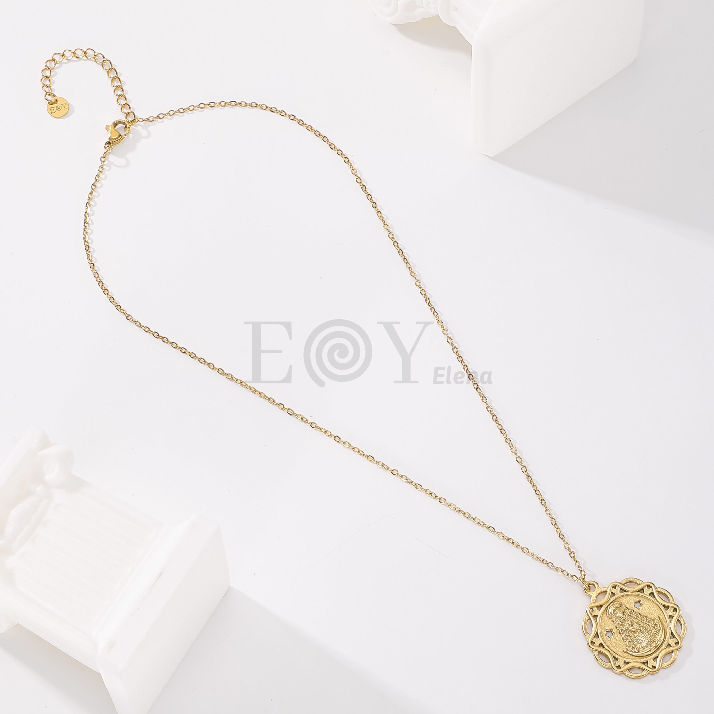 Collar chapa grande virgen