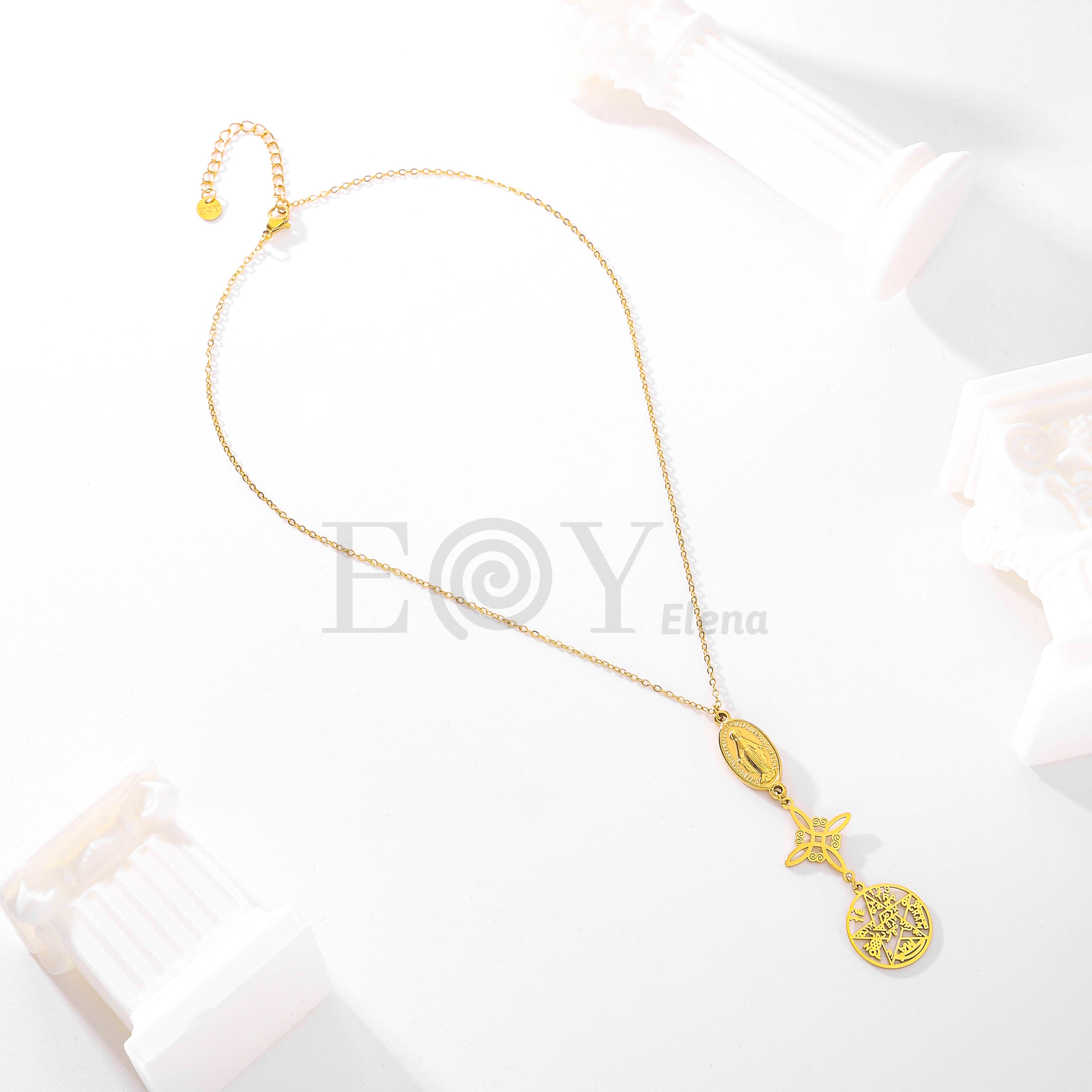 Collar Virgen de Covadonga con nudo de bruja