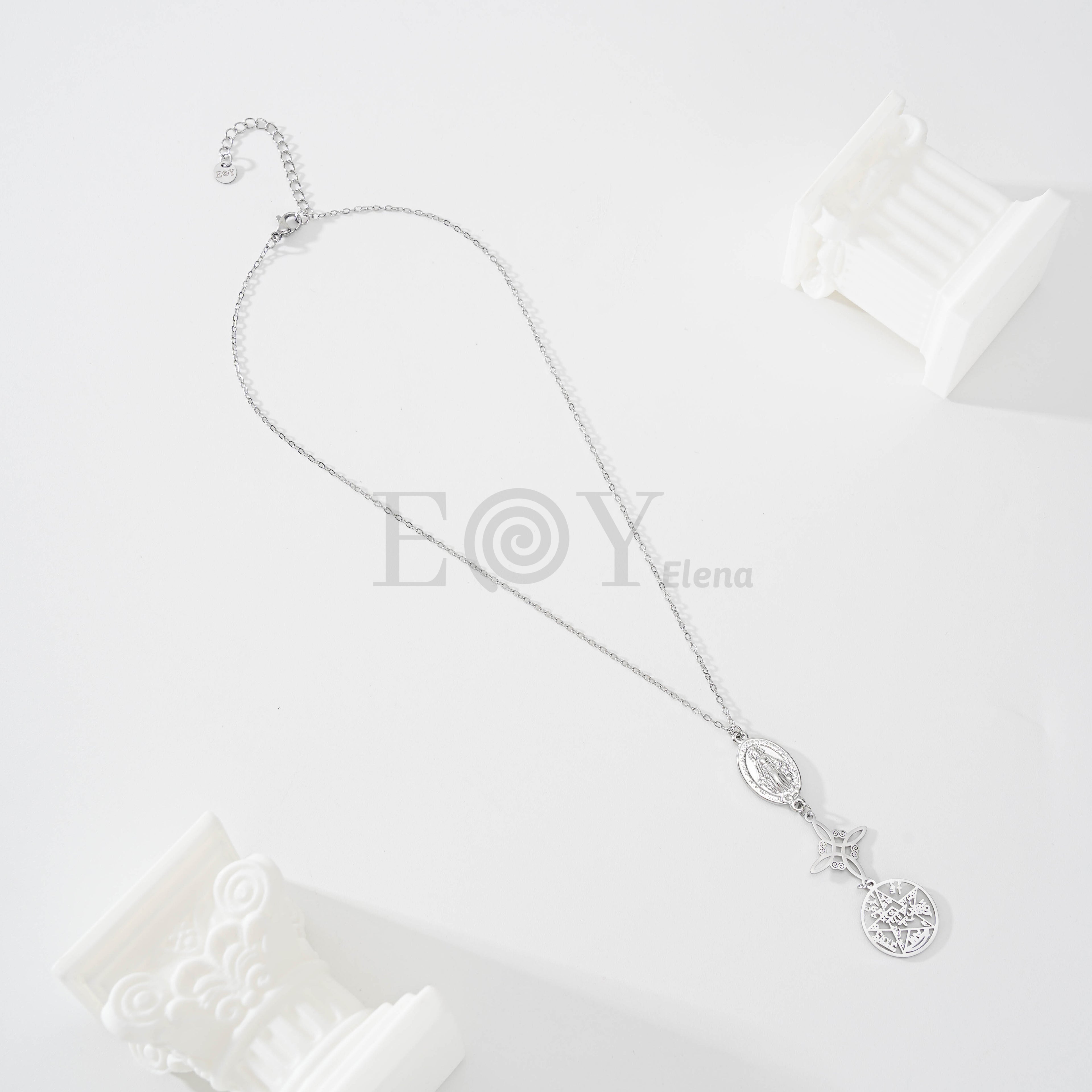 Collar medalla vírgen, nudo de bruja y estrella de símbolos