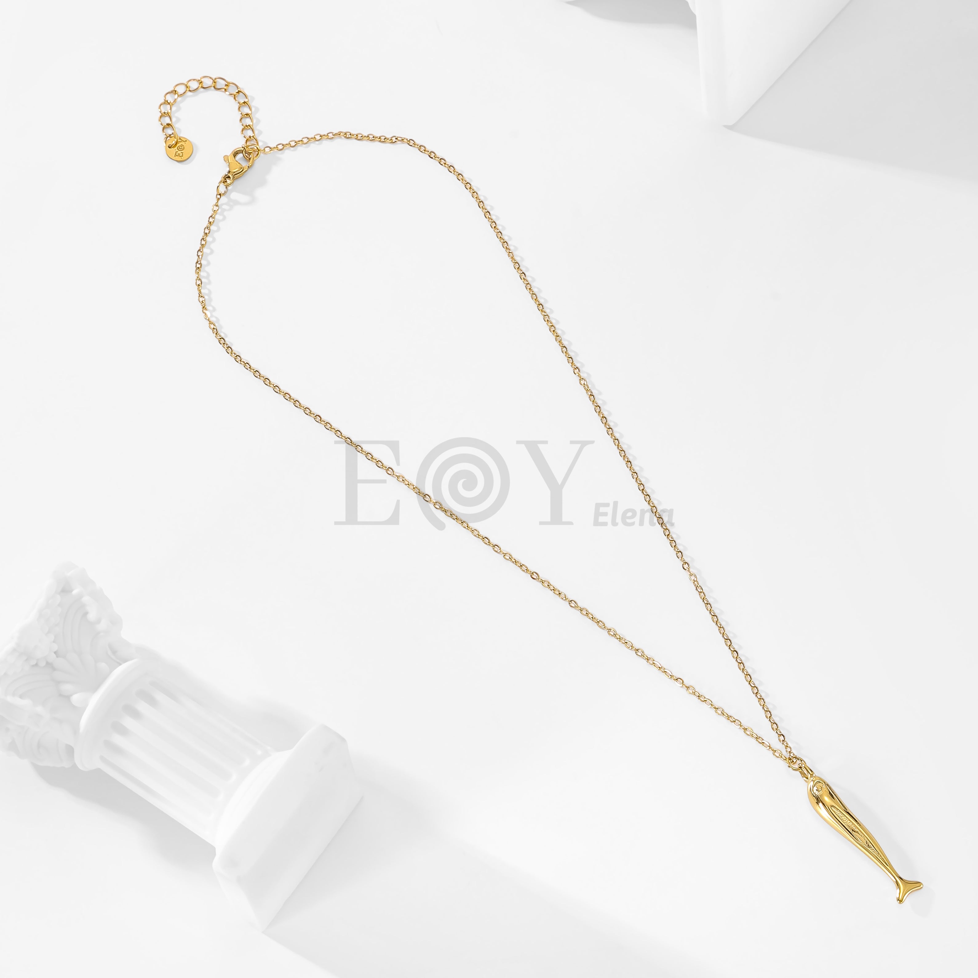Collar pez alargado