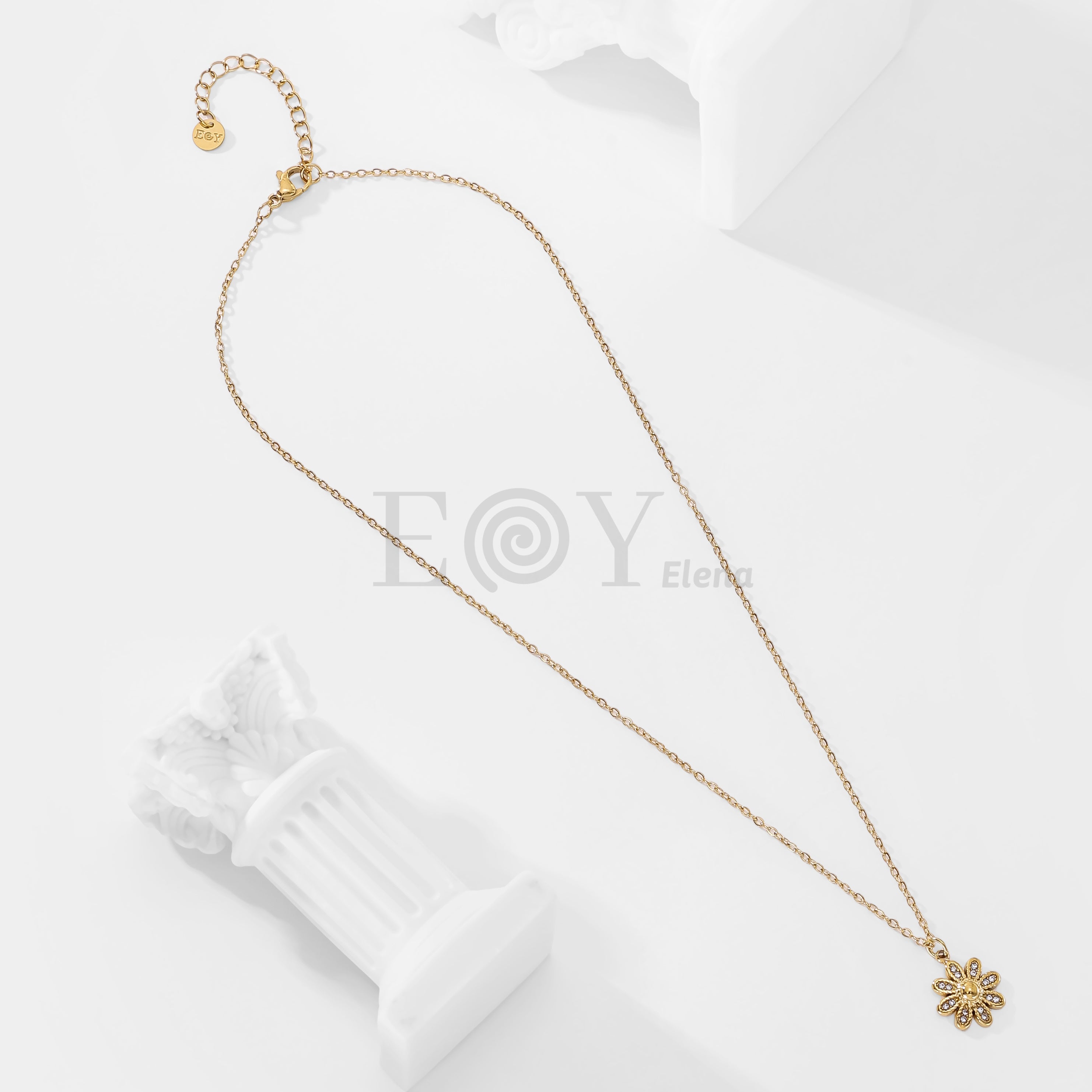 Collar flor circonitas