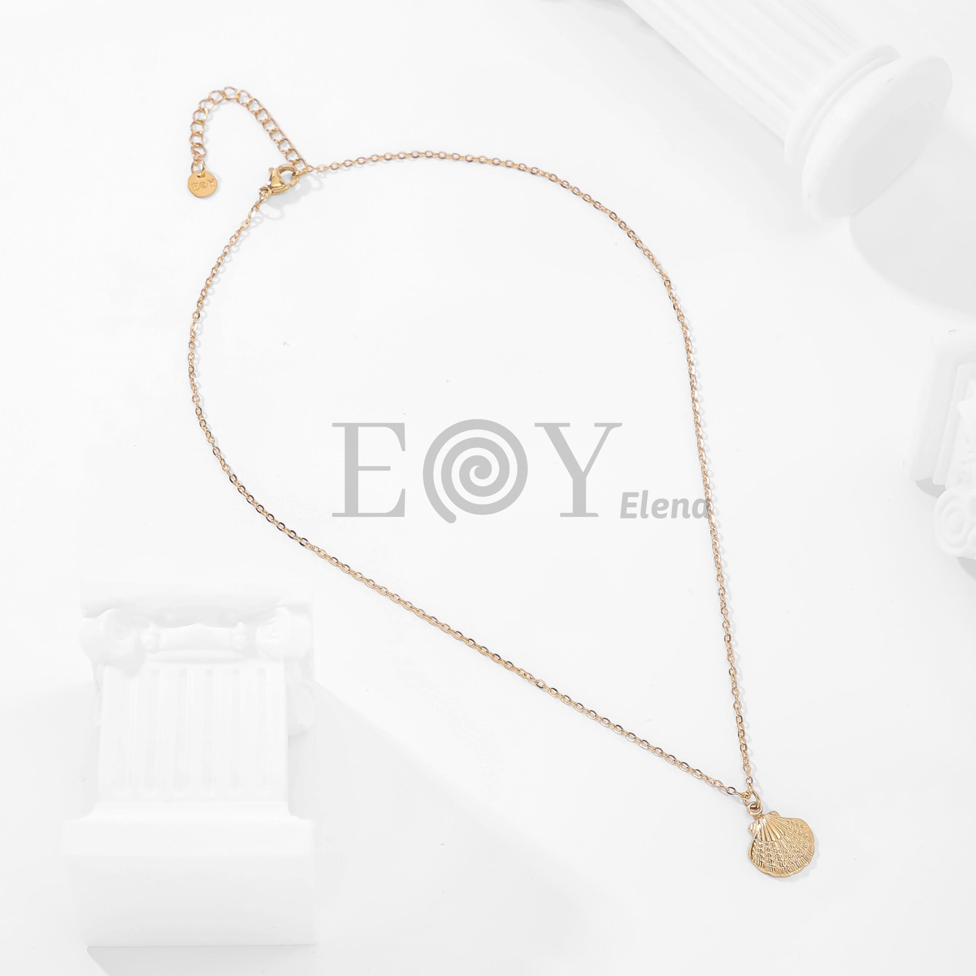 Collar con colgante de concha