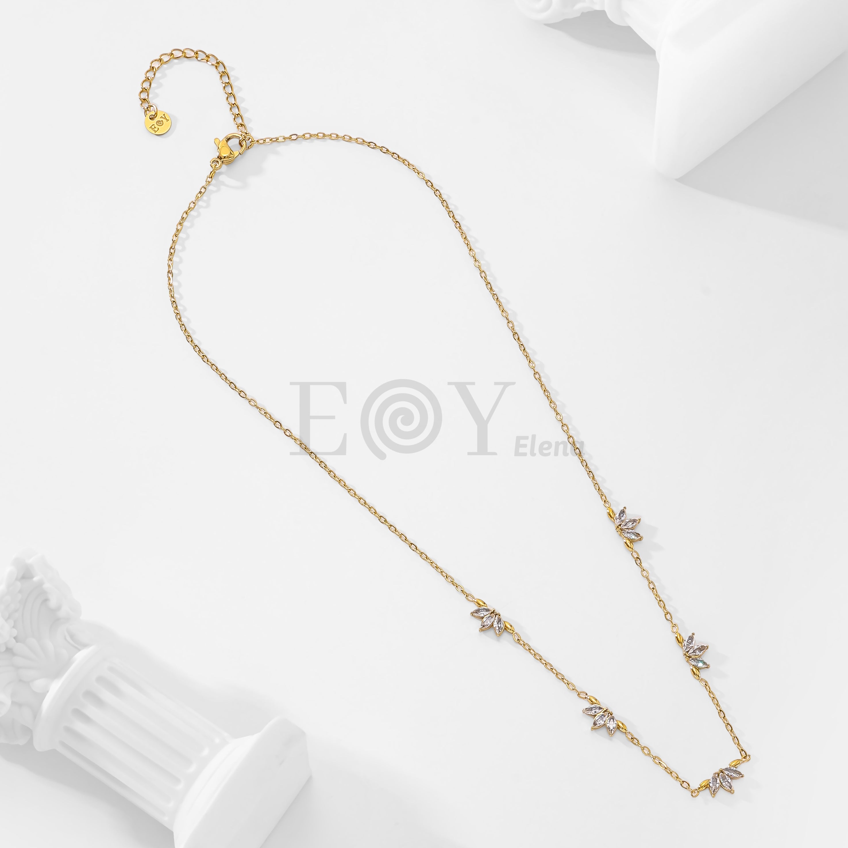 Collar con circonitas hoja colores