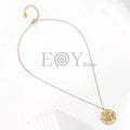 Collar de estrella con símbolos y circonitas multicolor