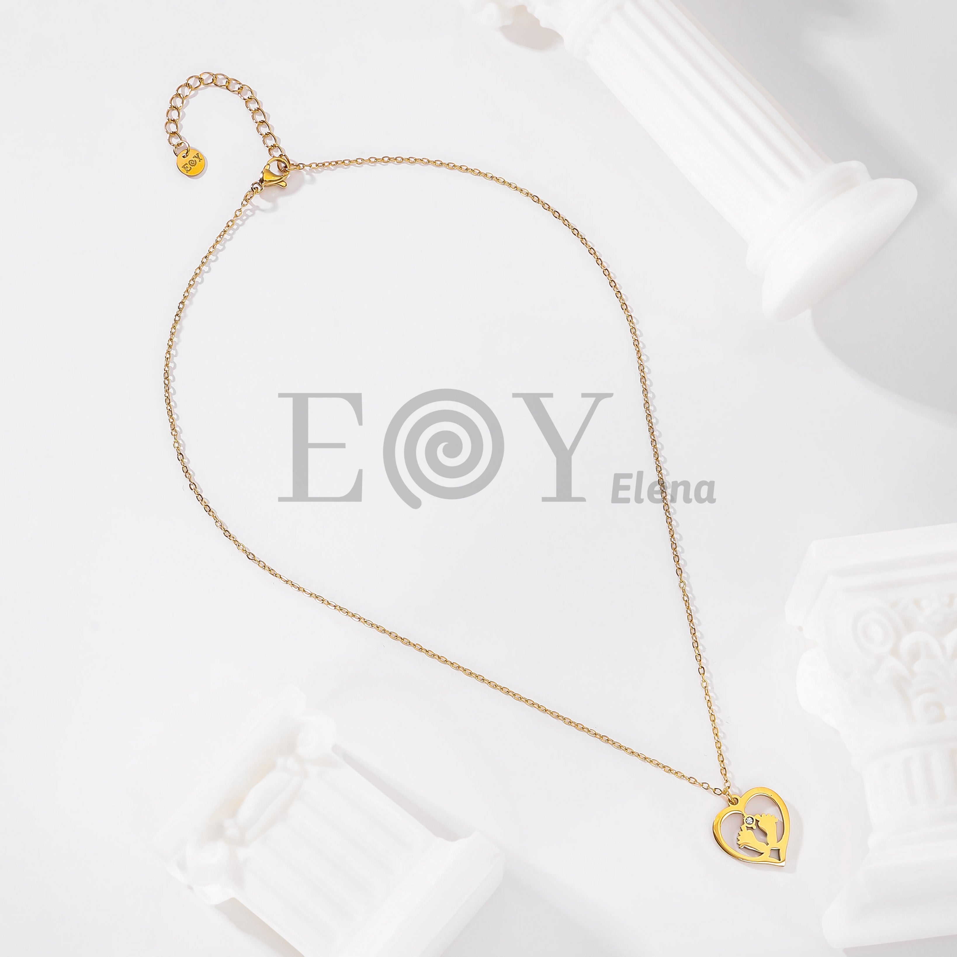 Collar silueta pies y circonita