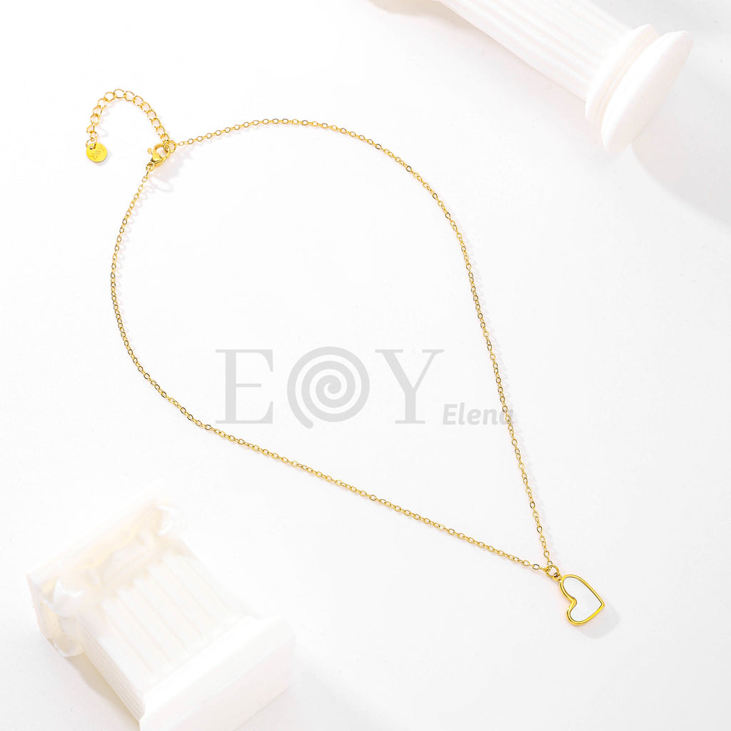 Collar con corazón abierto