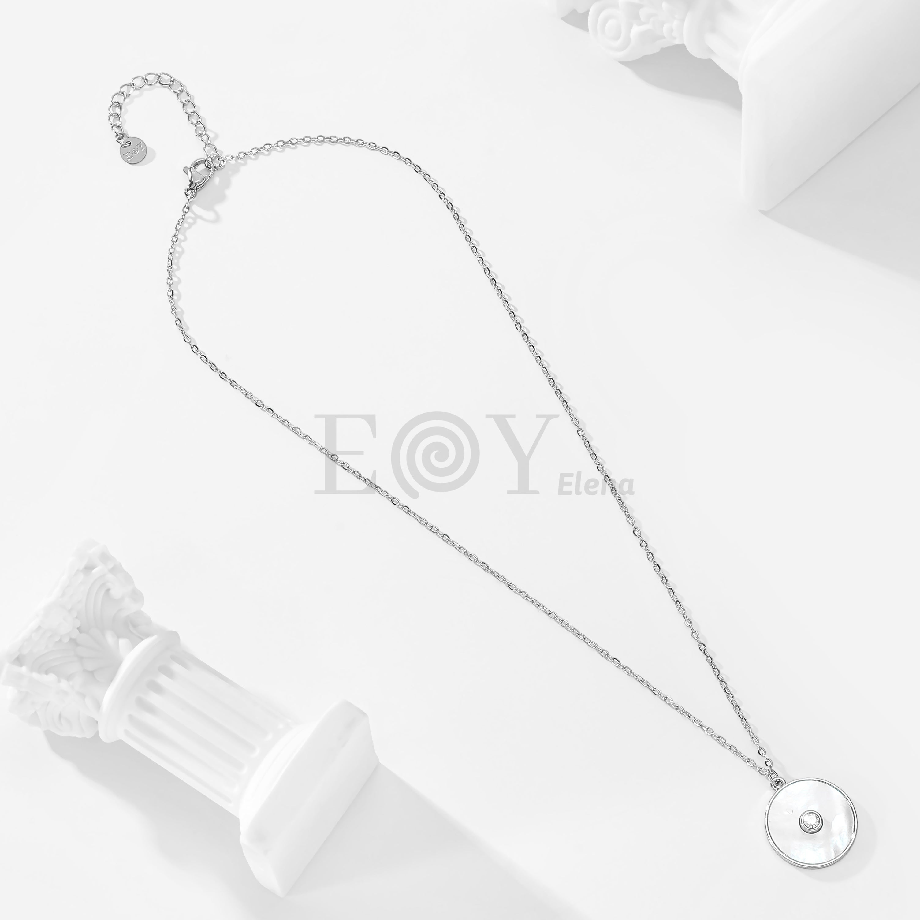 Collar chapa nacar con circonita