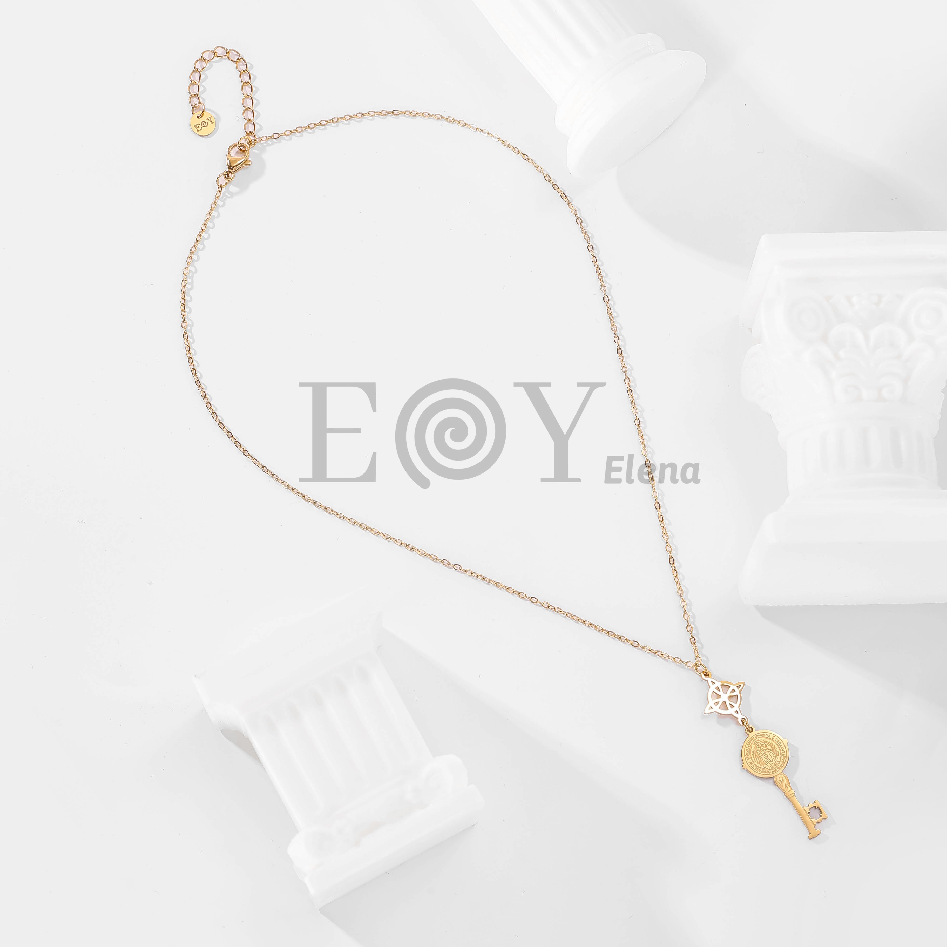 Collar con nudo de bruja y llave de Vírgen de Guadalupe
