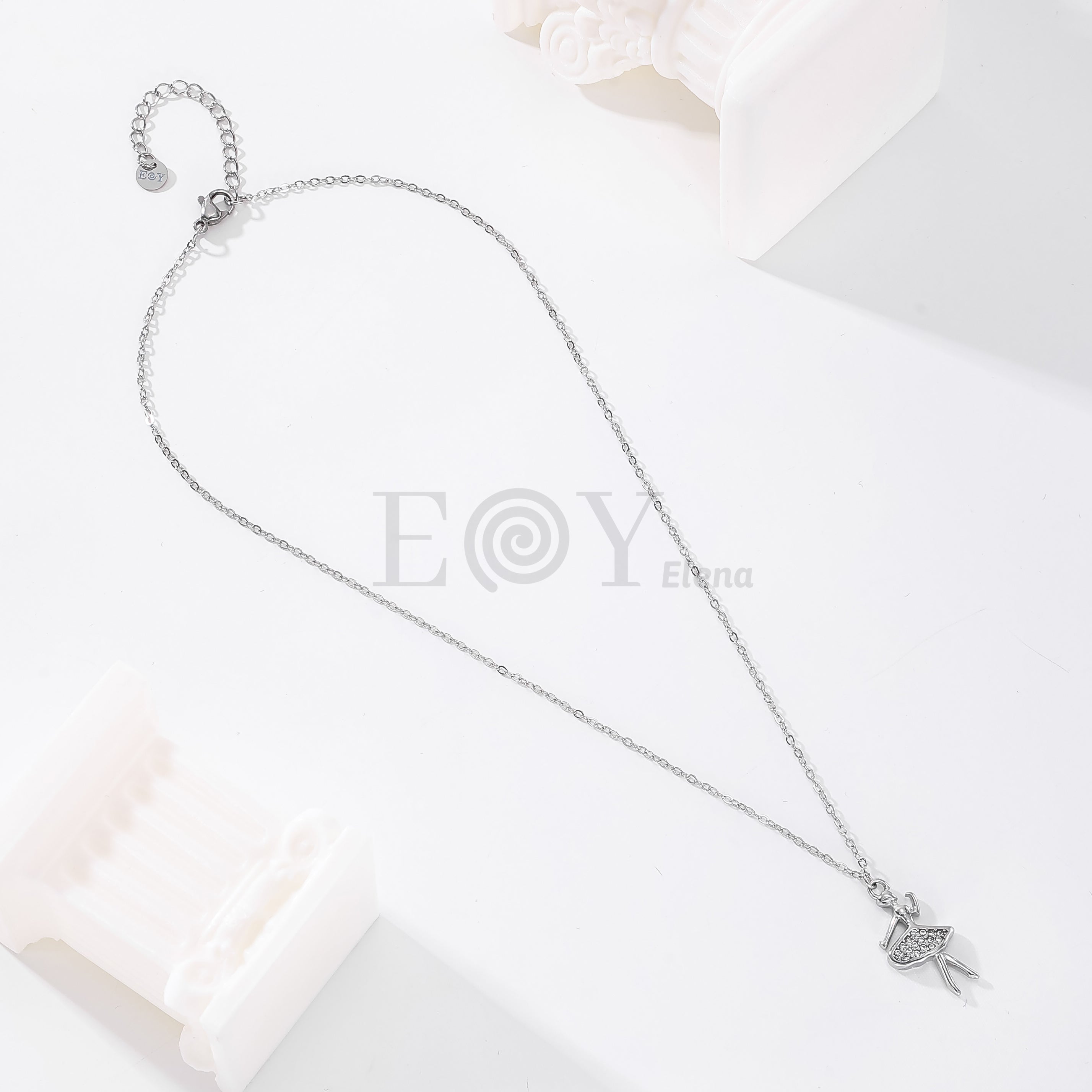 Collar bailarina con circonitas
