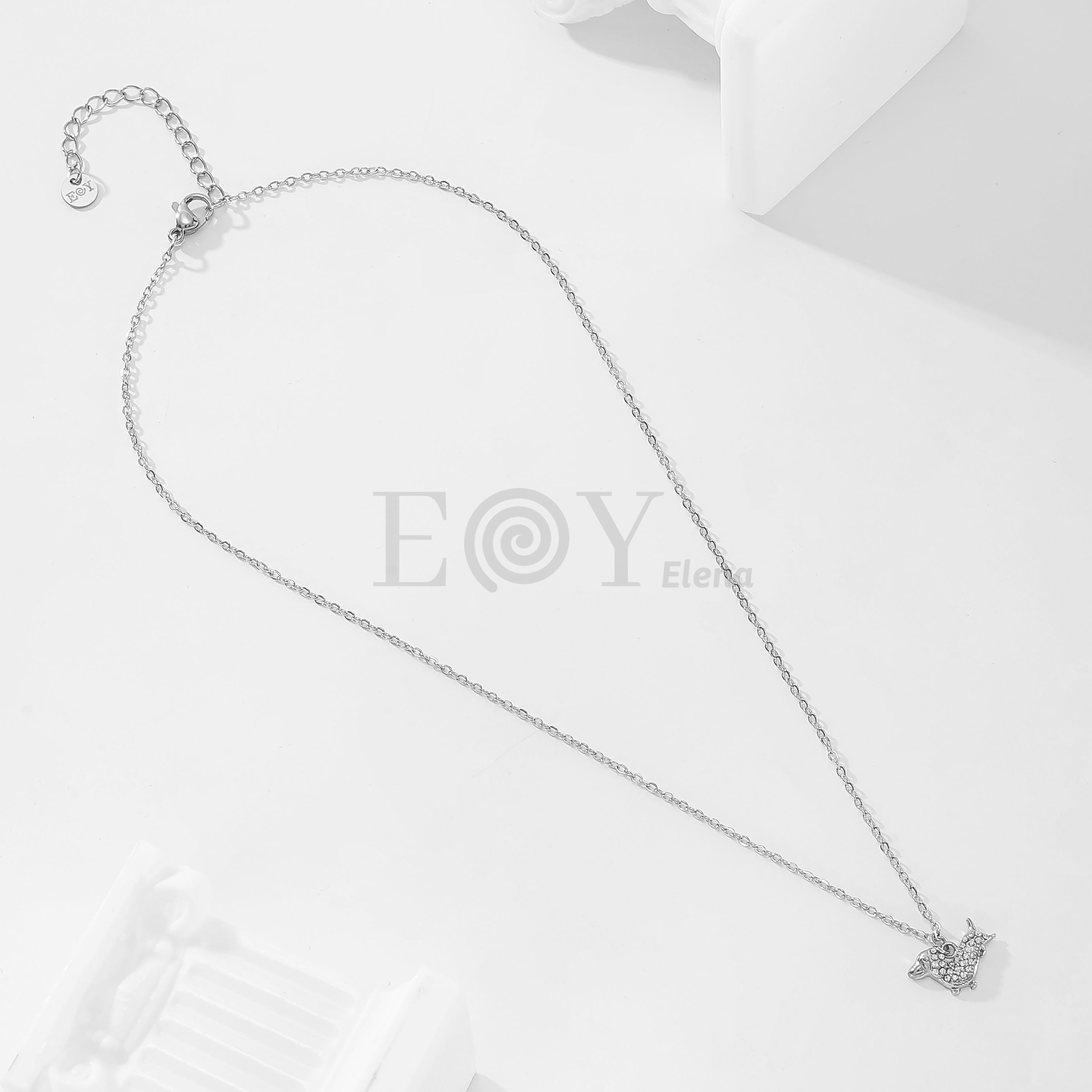 Collar perro salchicha con circonitas