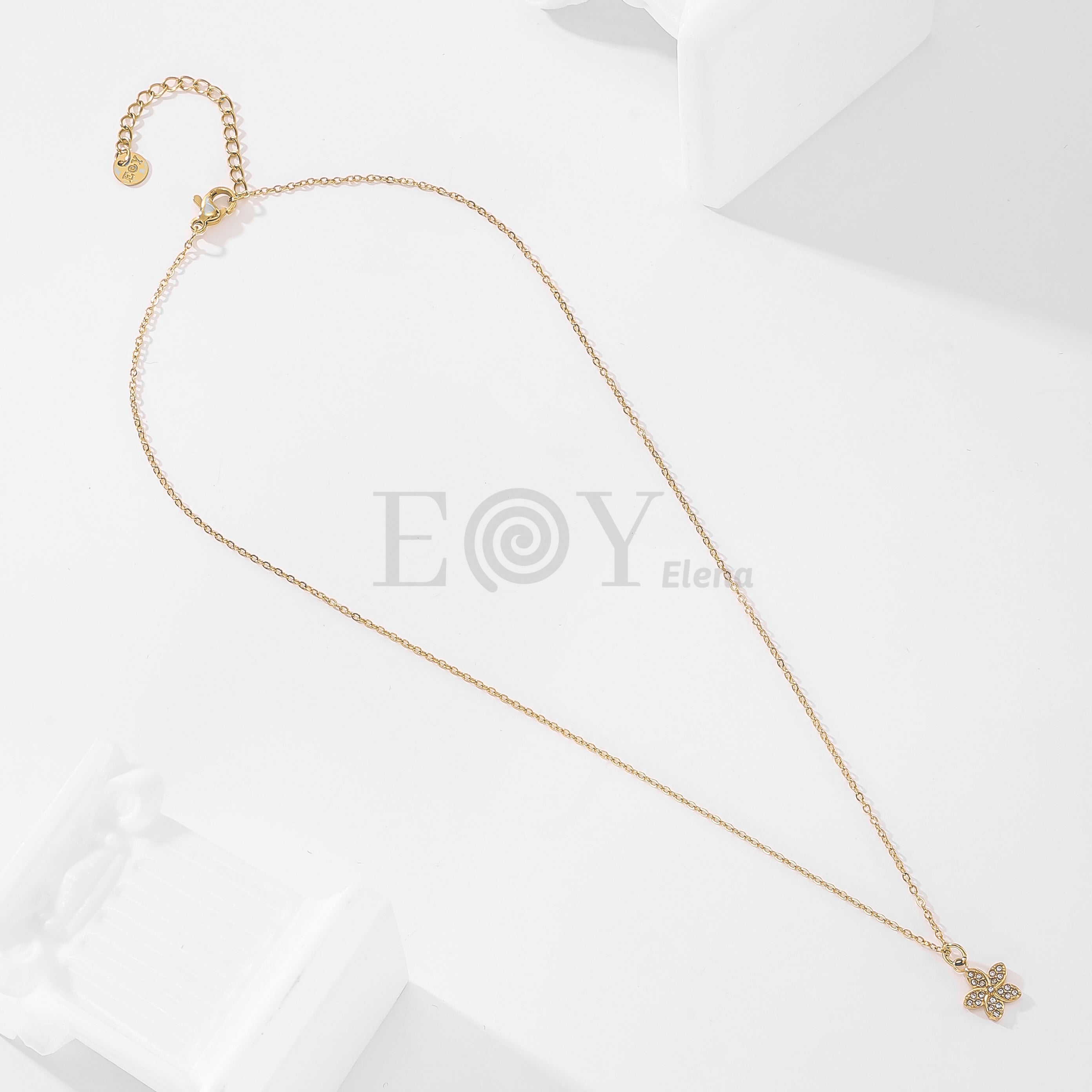 Collar flor circonitas