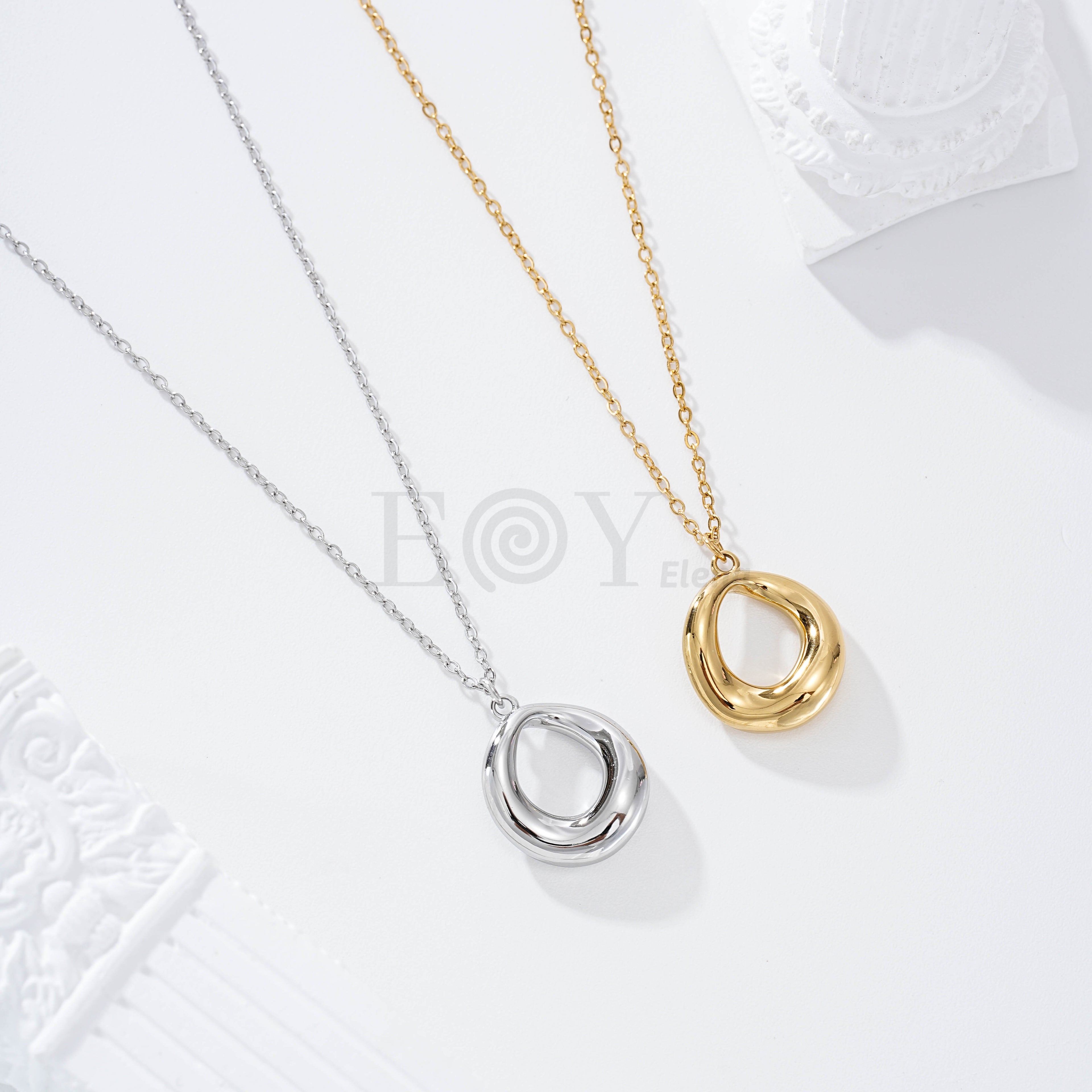 Collar con aro hueco acero