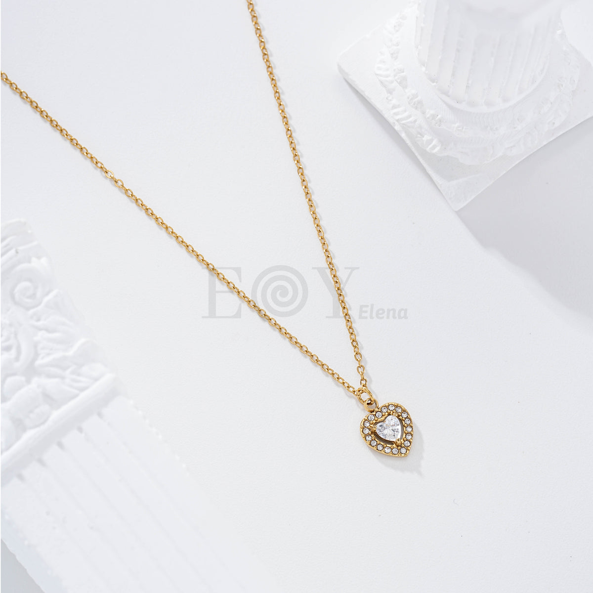 Collar con corazón circonitas acero
