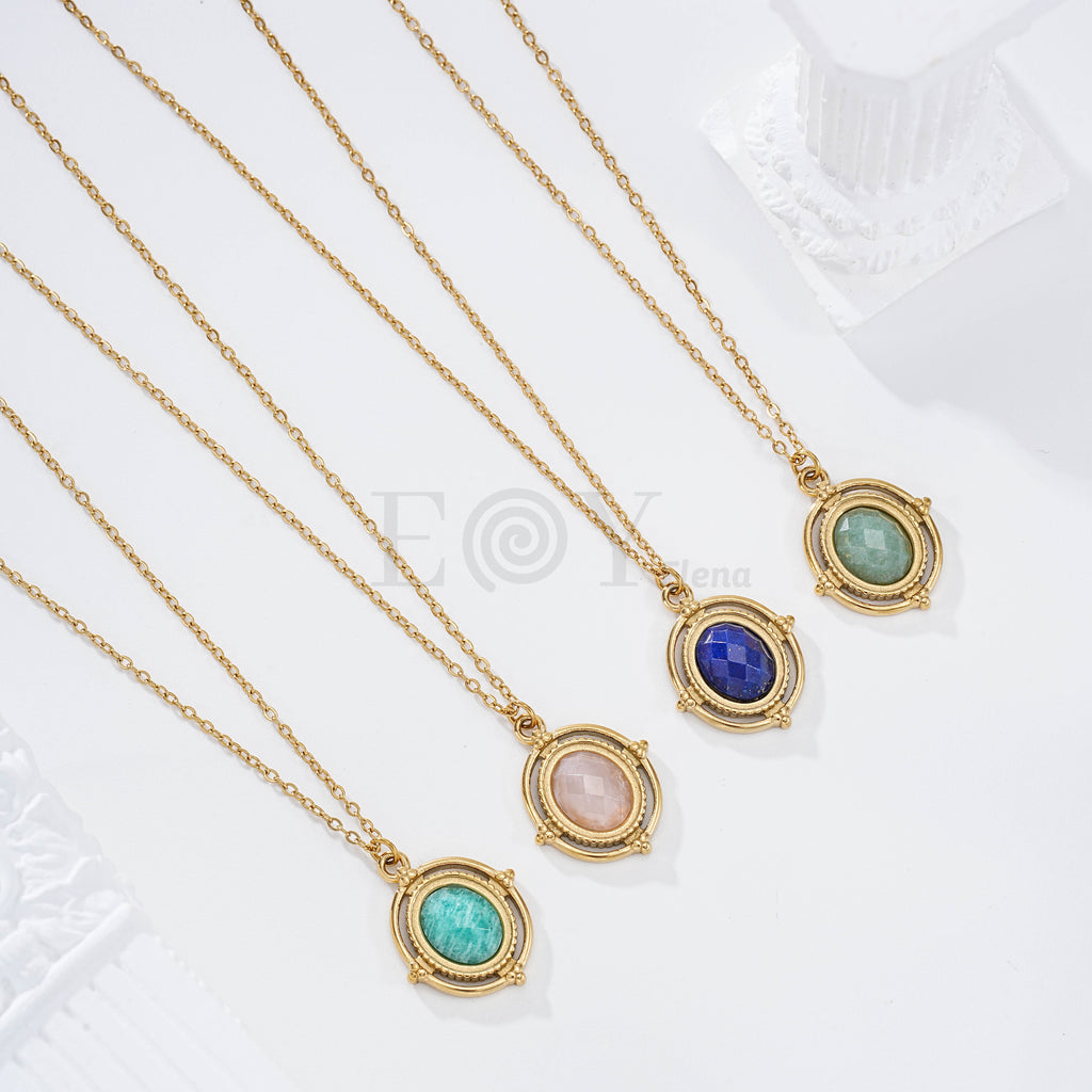 Collar con piedra color