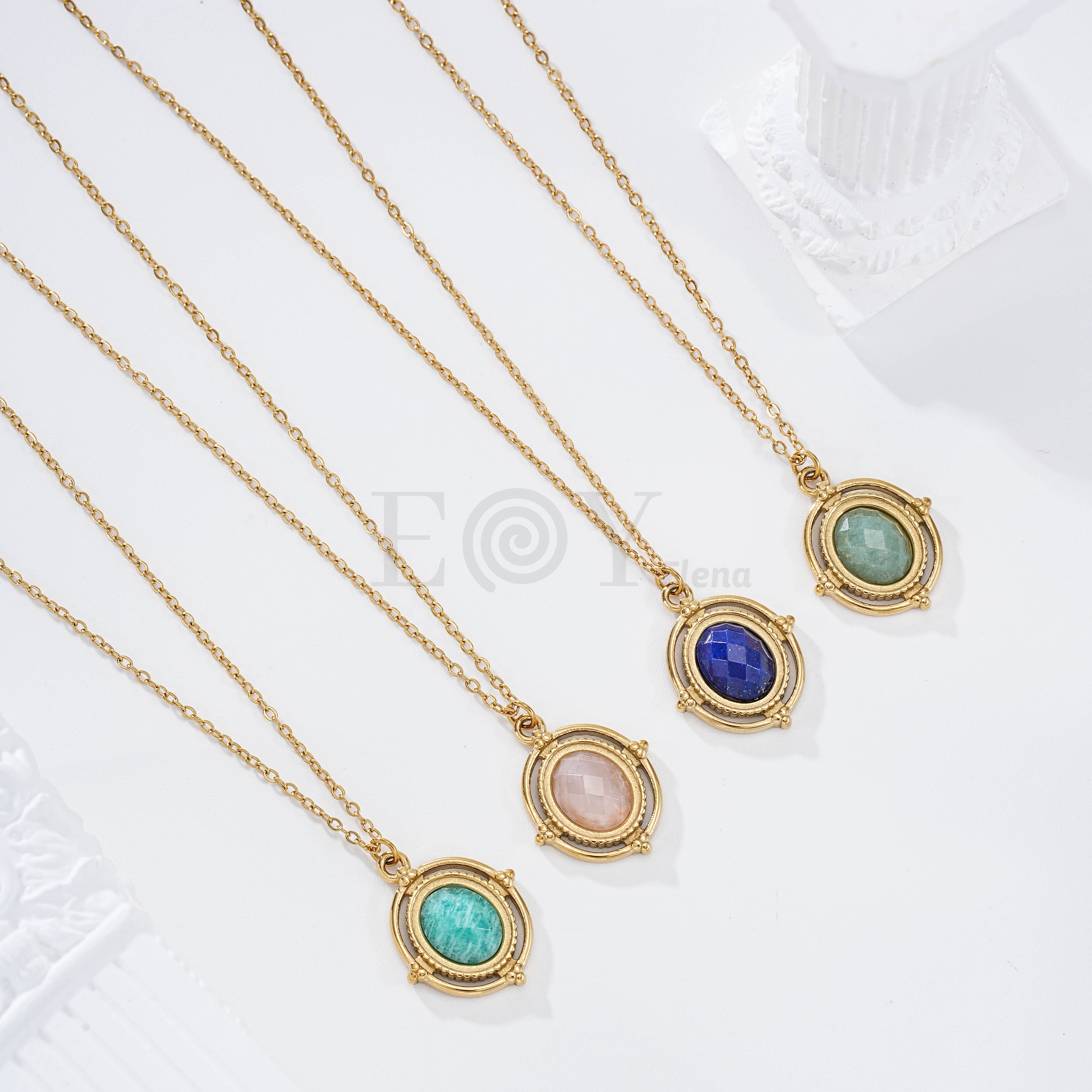 Collar con piedra color