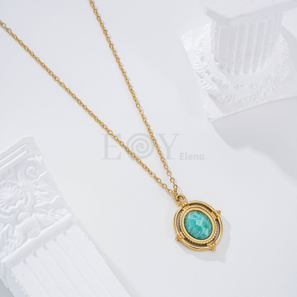 Collar con piedra color
