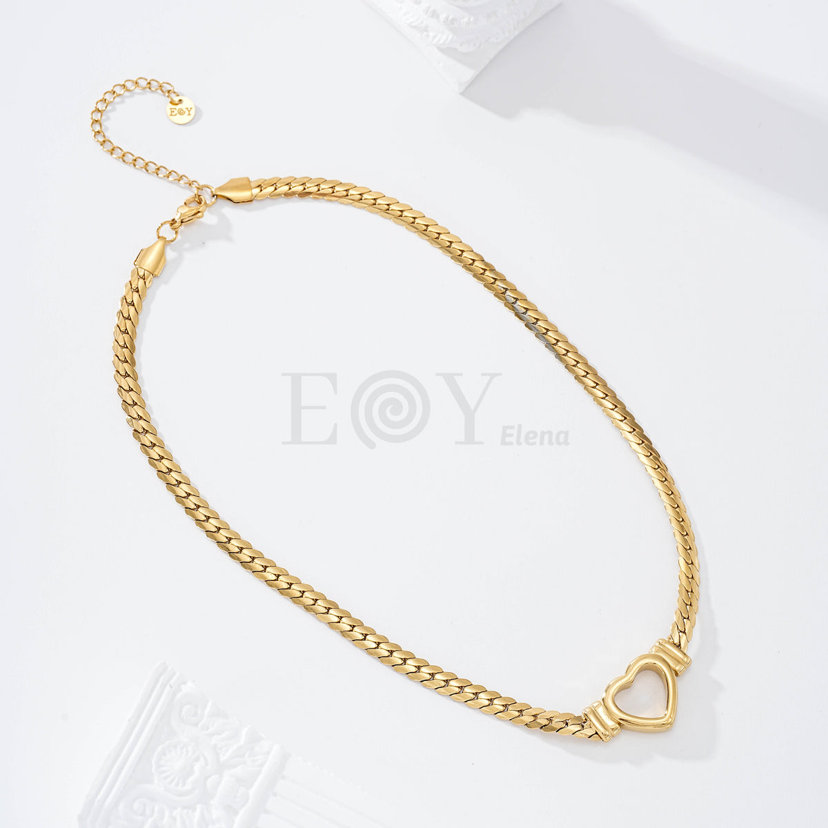 Collar con corazón hueco cadena plana acero