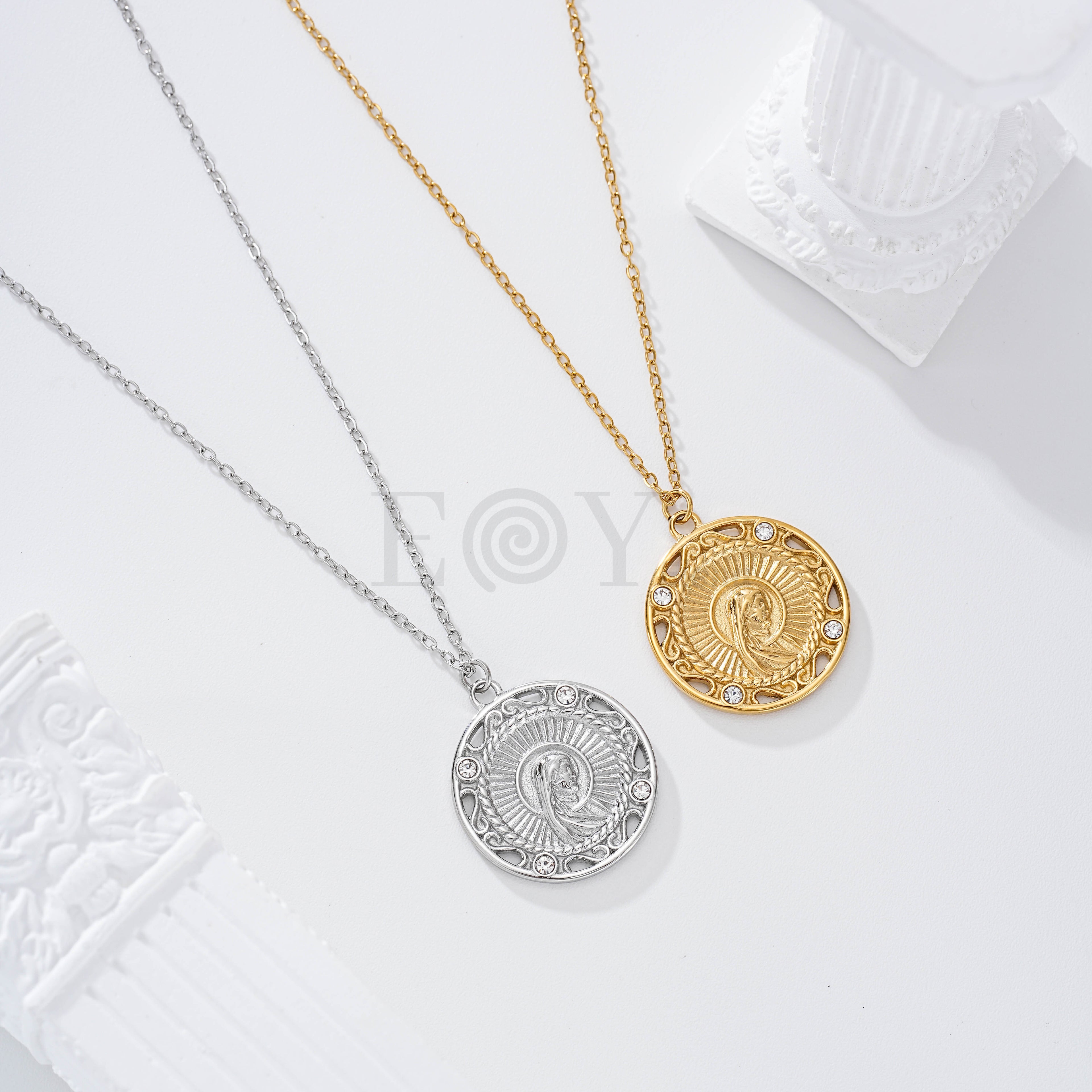 Collar virgen con circonitas acero