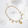 Collar con charms marinos y detalles de color