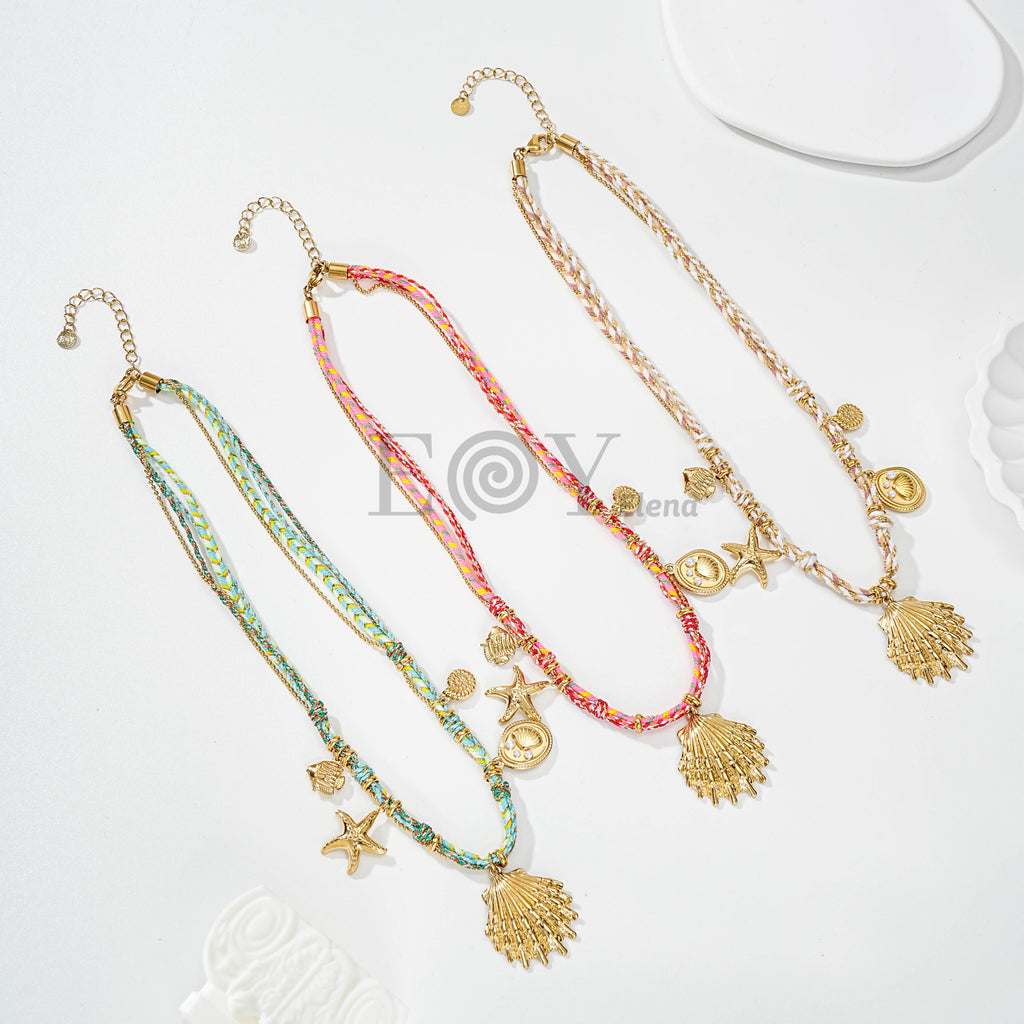 Collar de cadena y cuerda con concha central y motivos de mar