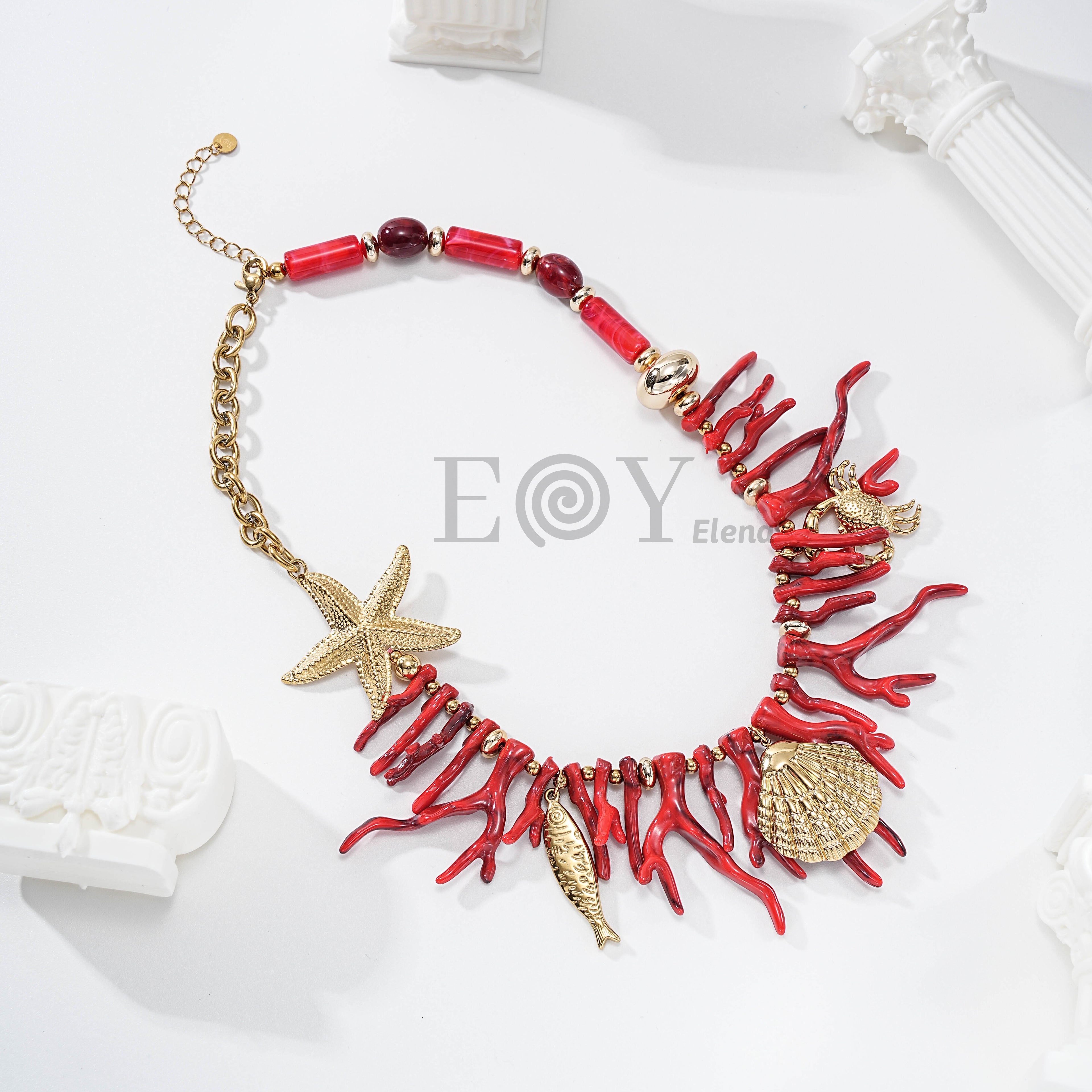 Collar de acero y resina con charms marinos