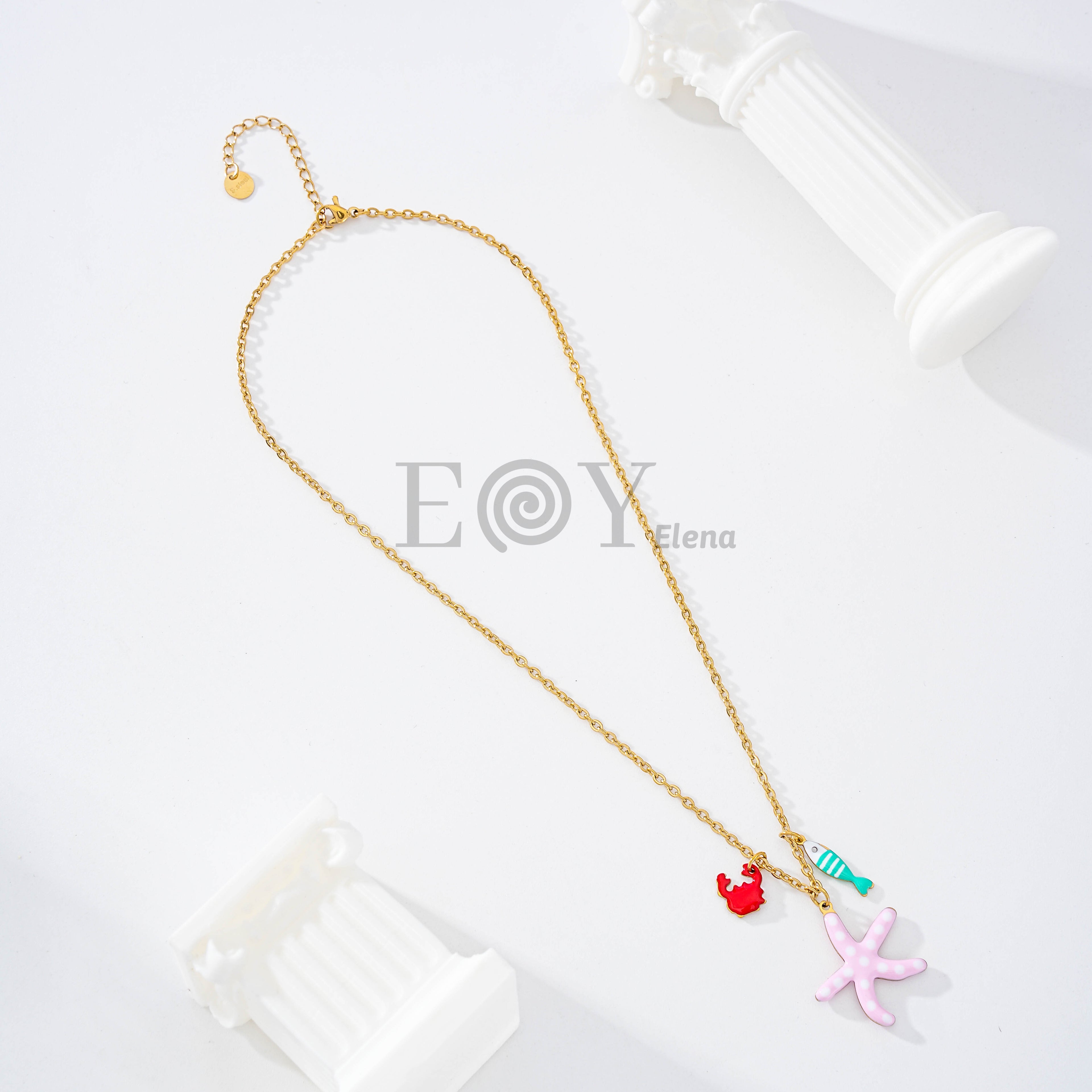 Collar con charms marinos color