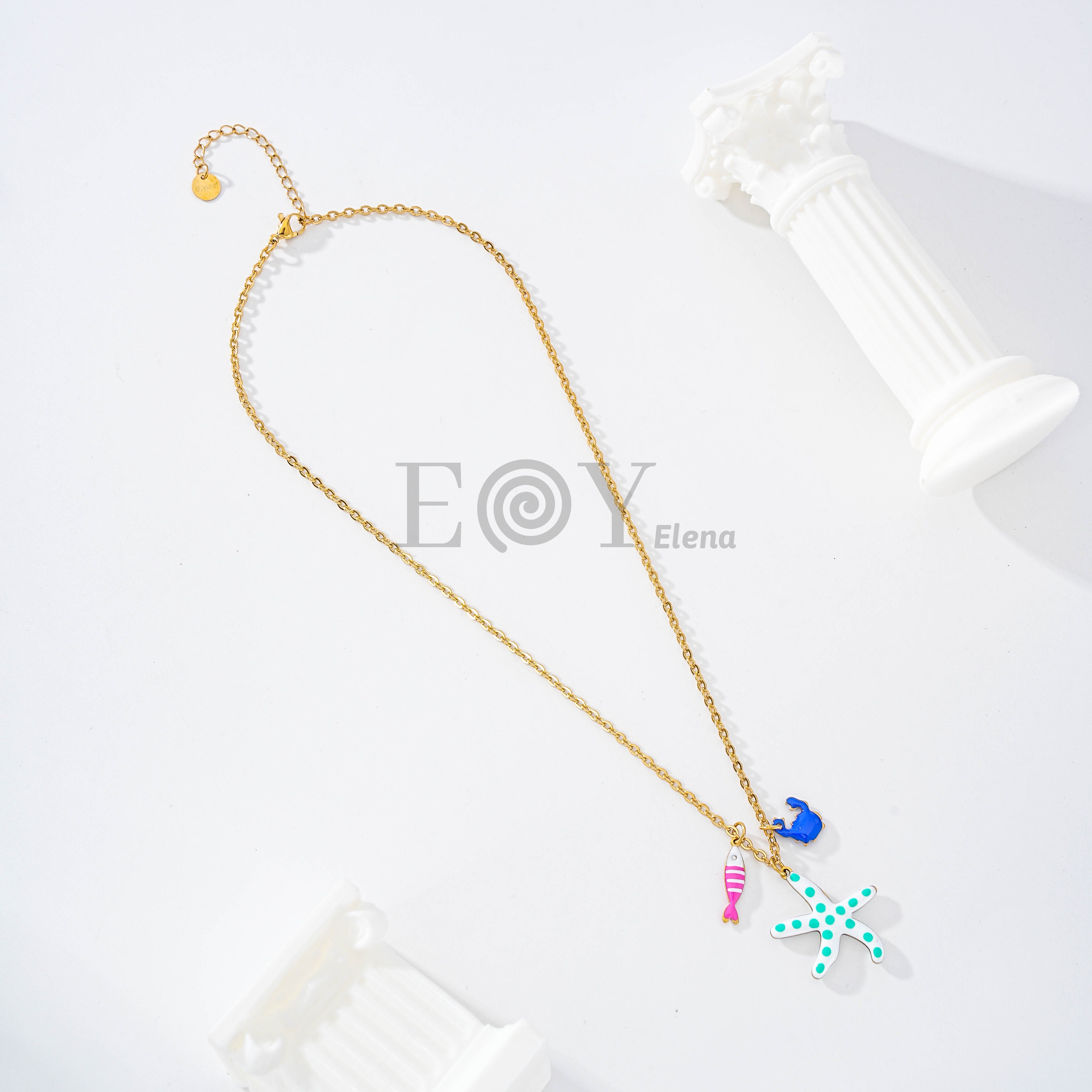 Collar con charms marinos color