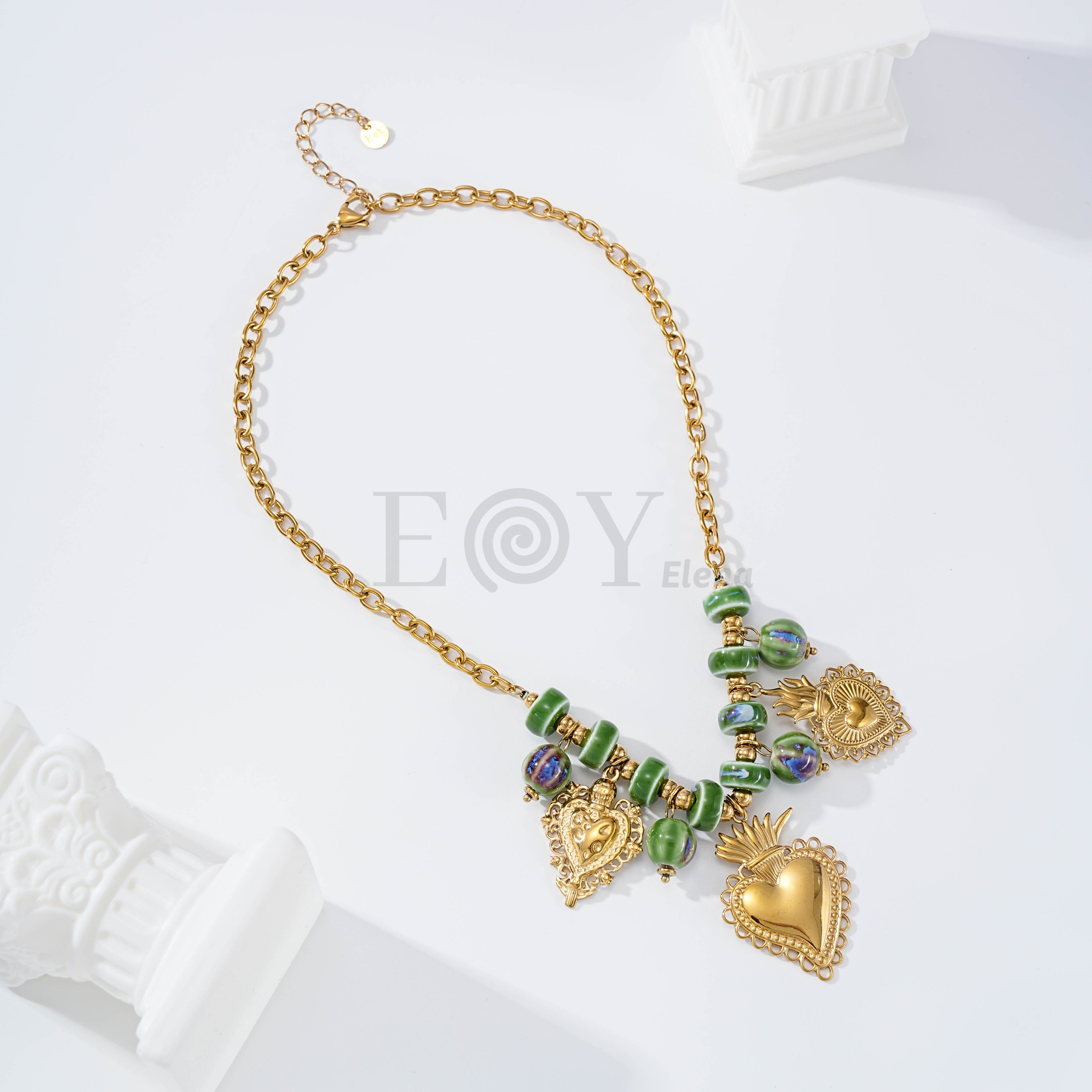 Collar charms corazones y piedras