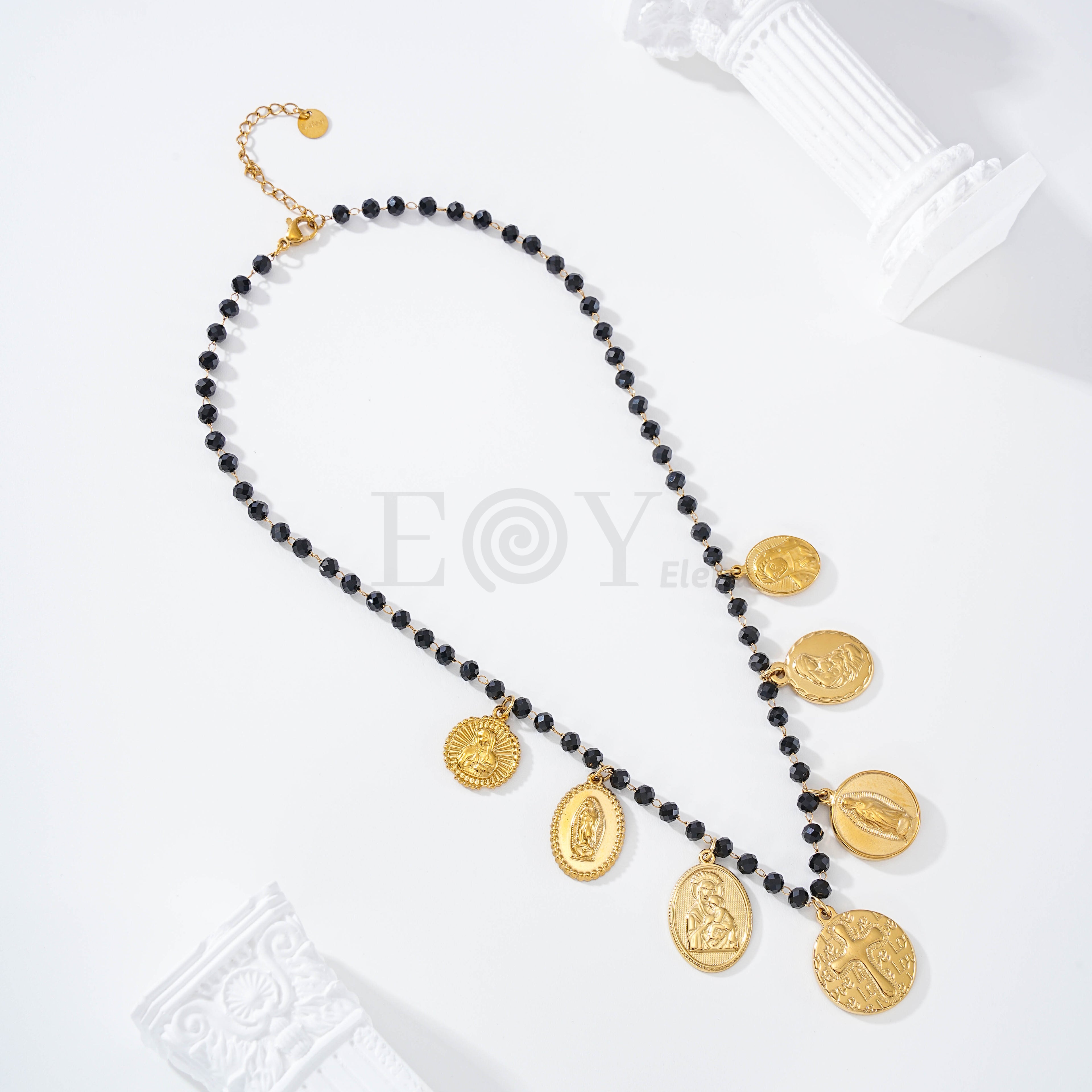 Collar bolas negras con chapas vírgenes