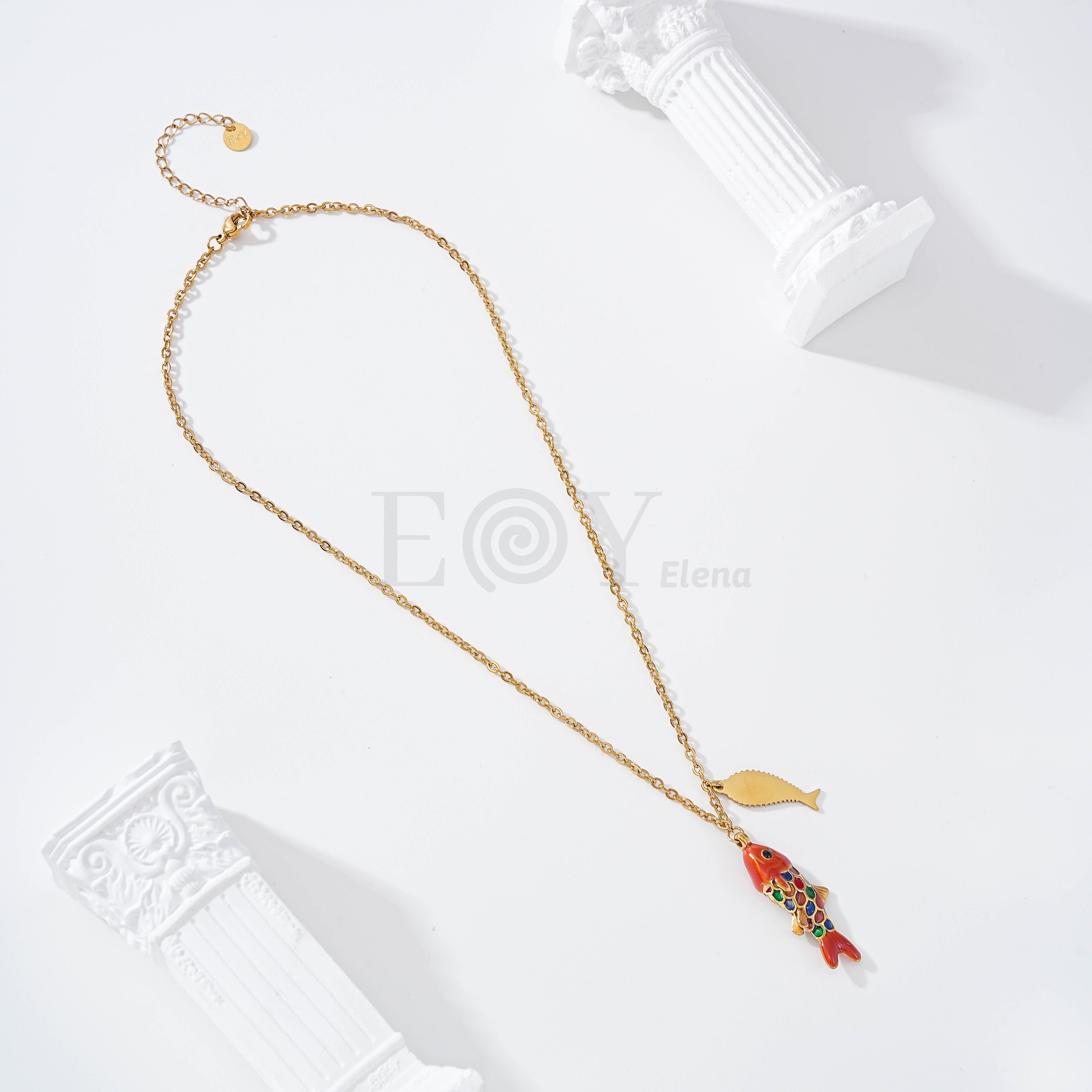 Collar pez rojo con chapa