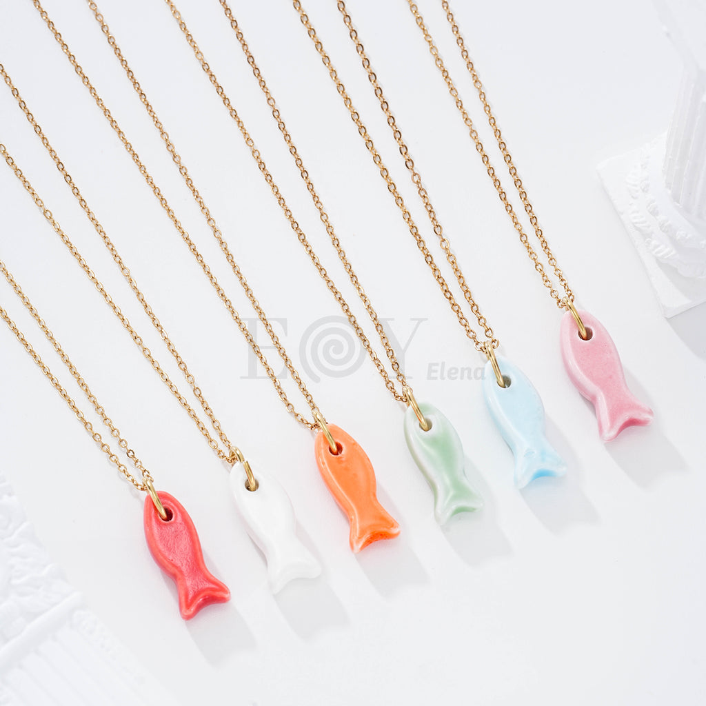 Collar con pez color