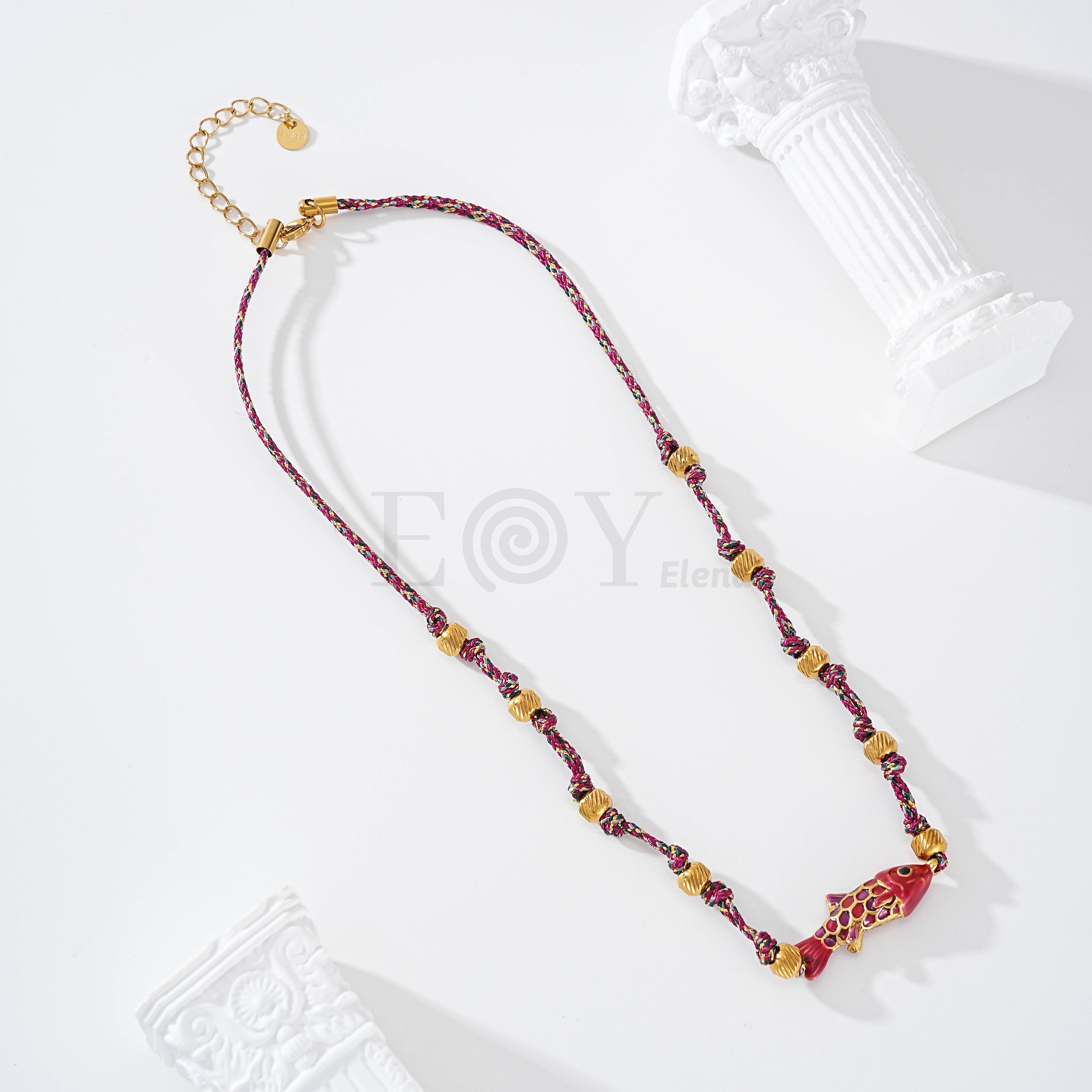 Collar con cuerda pez color