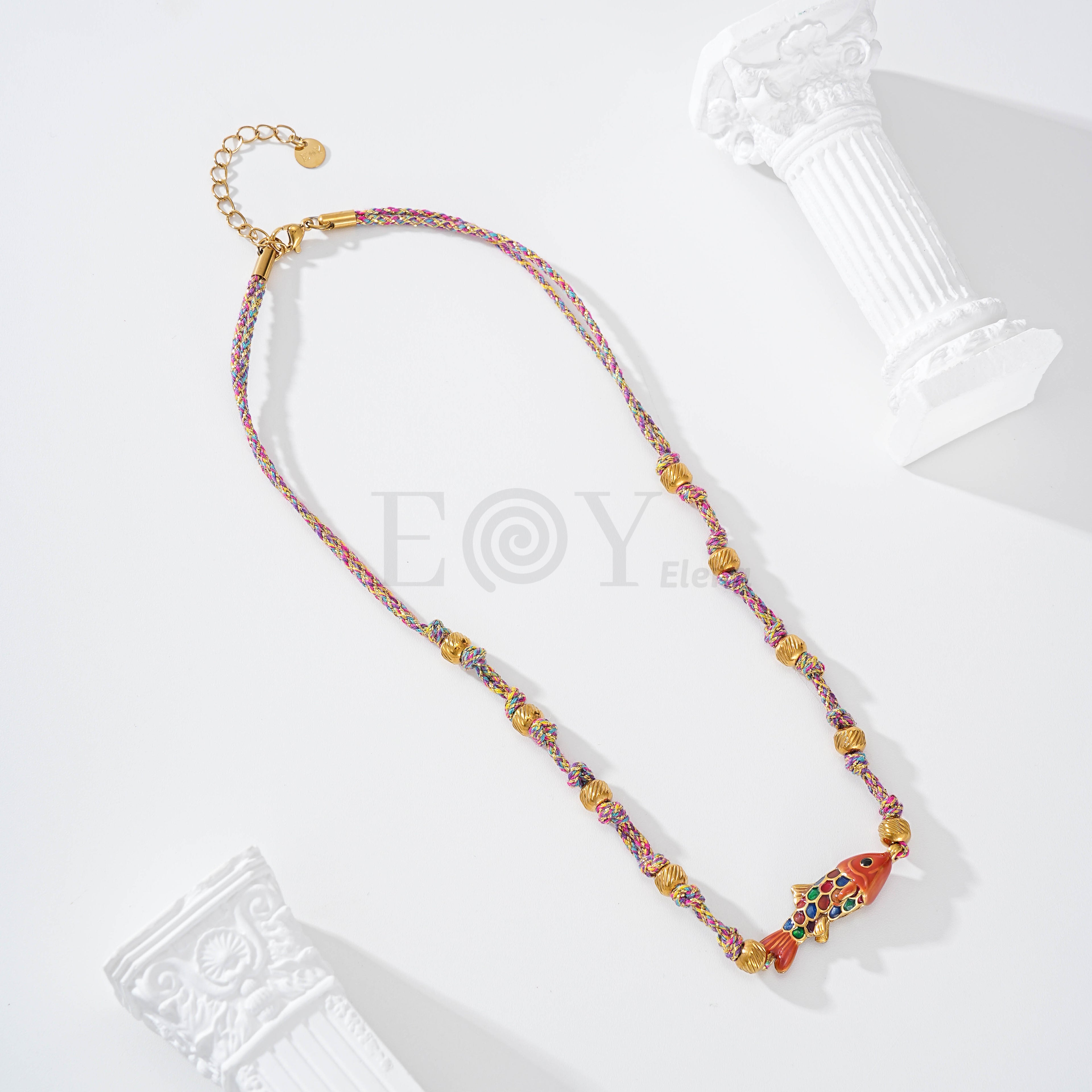 Collar con cuerda pez color