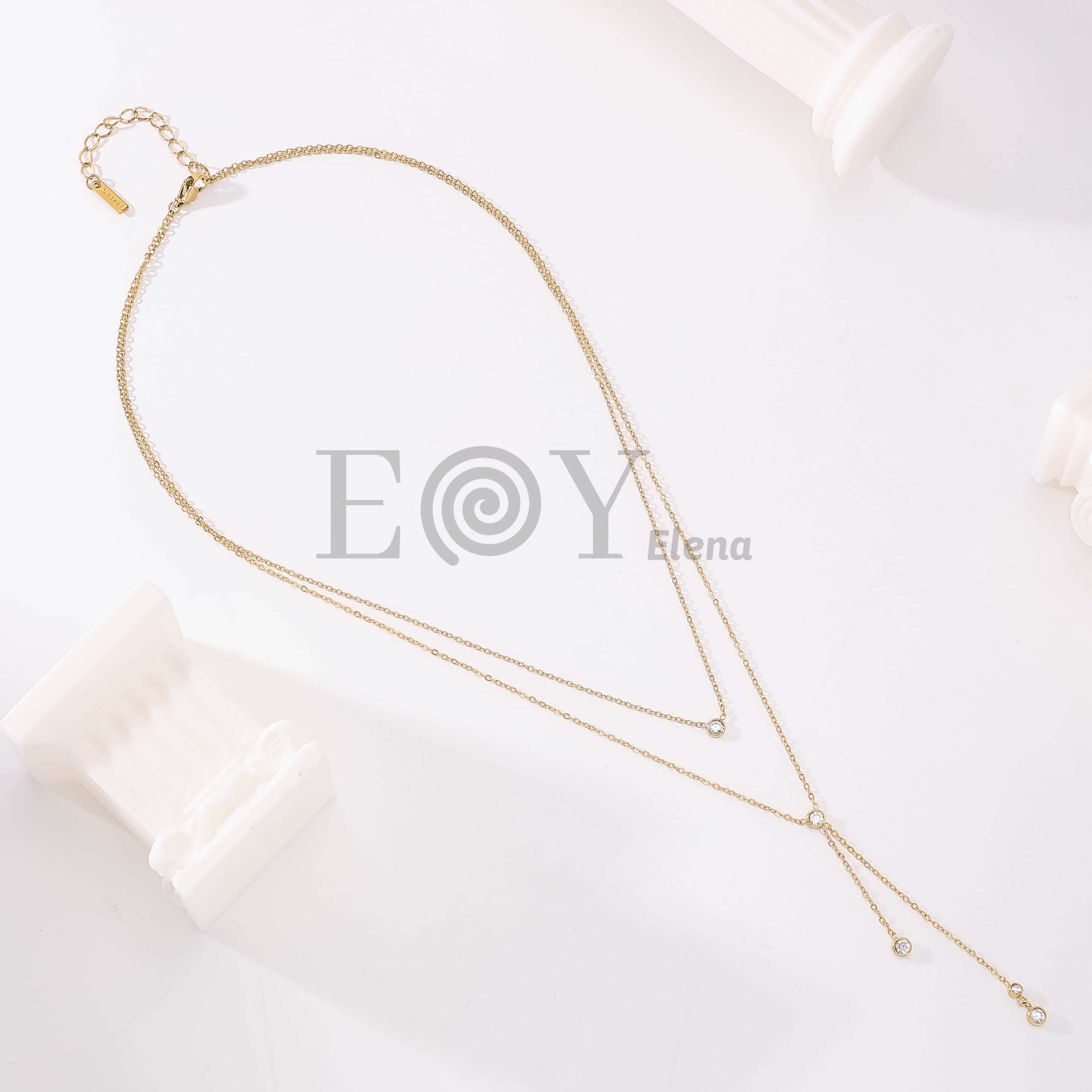 Collar Doble Largo con Circonitas de Acero Inoxidable Dorado
