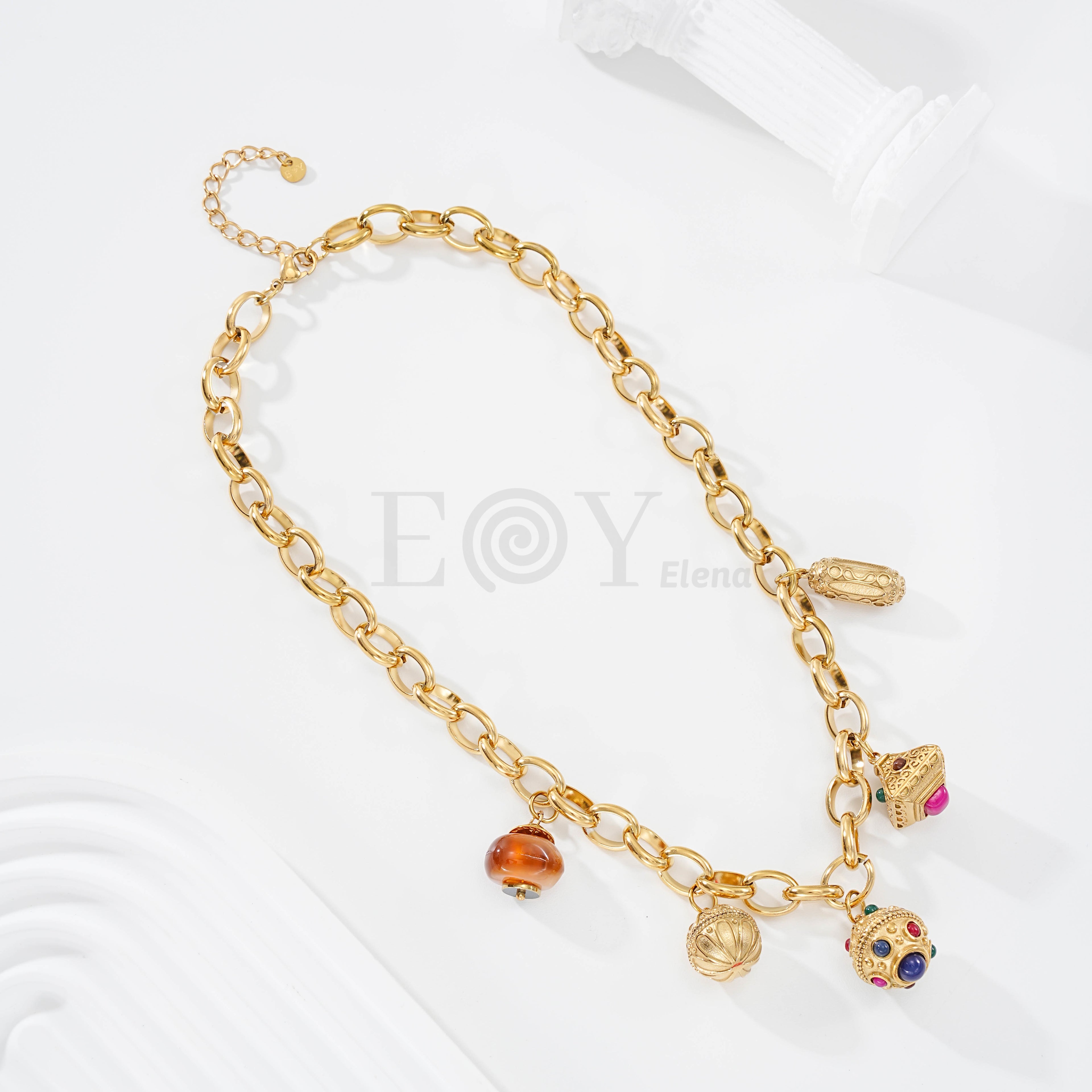 Collar charms piedras