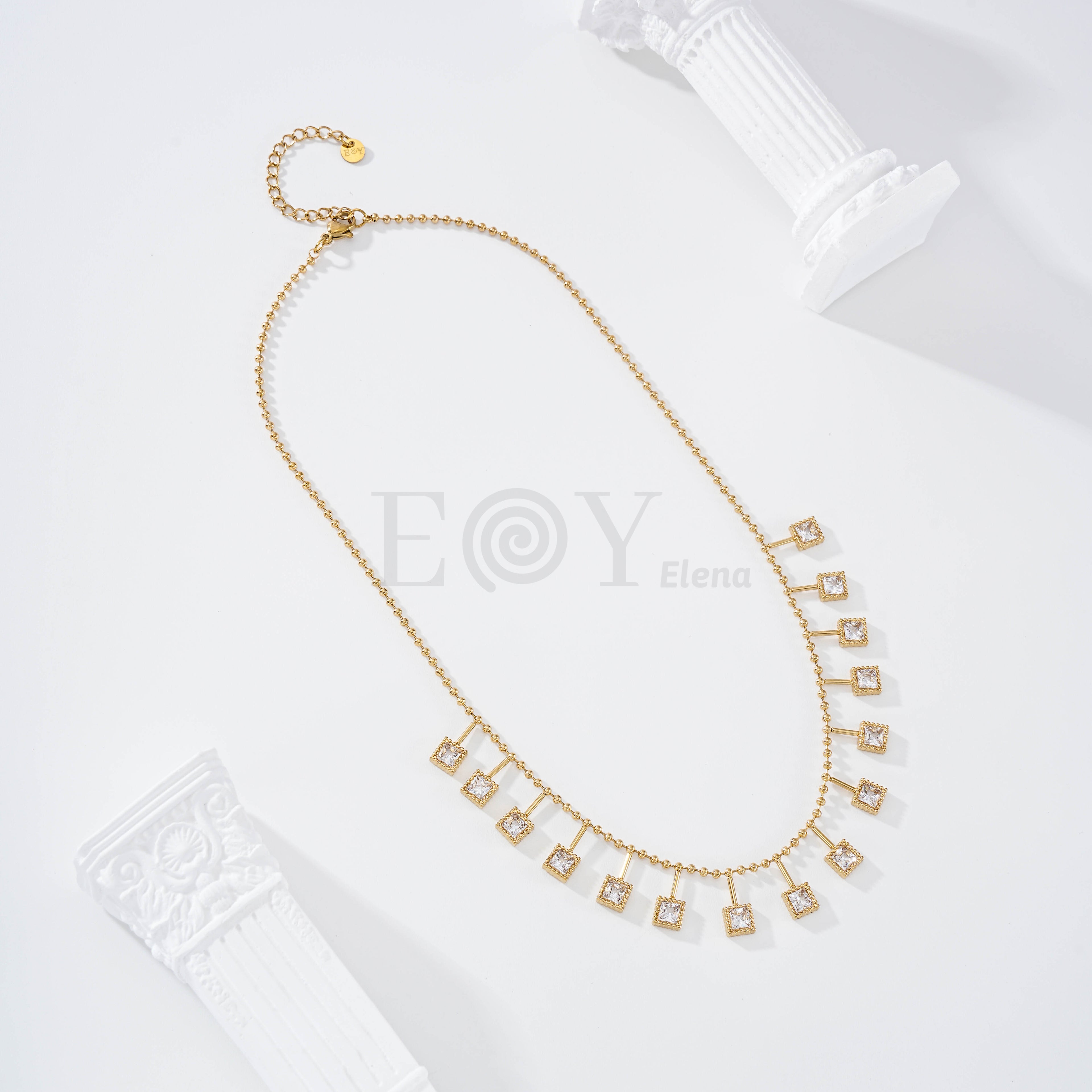 Collar con circonitas cuadradas