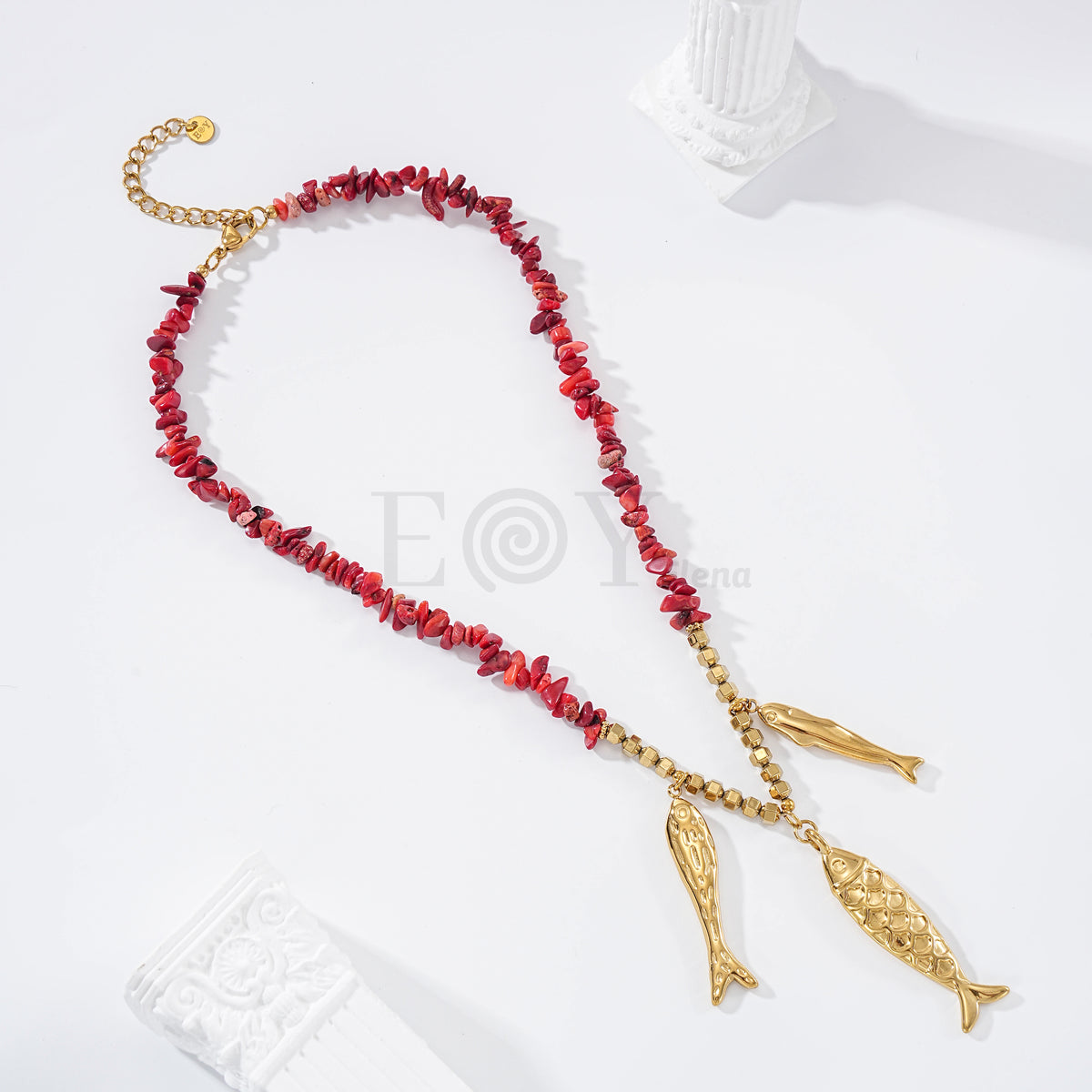 Collar piedras rojas y triple pez acero