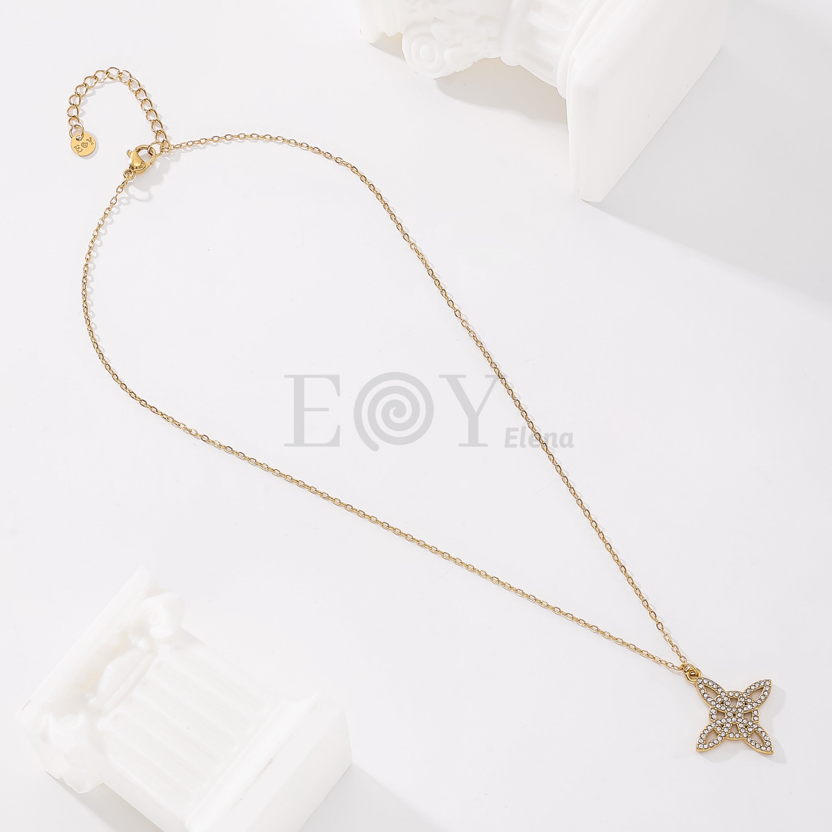 Collar nudo de bruja circonitas