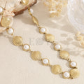 Collar con conchas y perlas