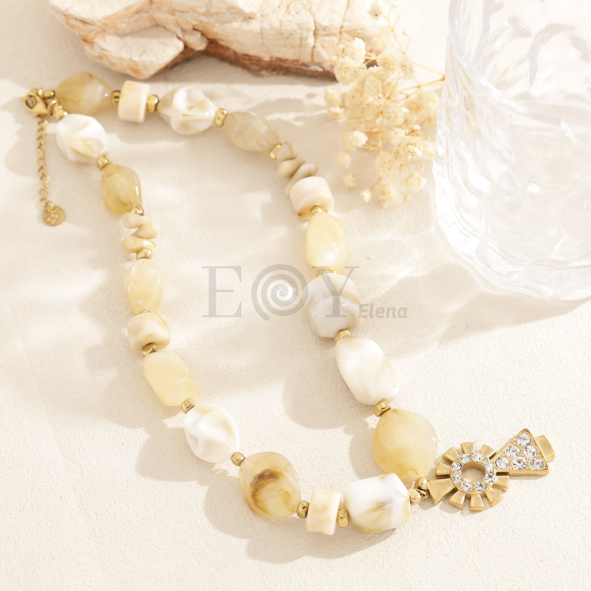 Collar piedras y Virgen del Pilar