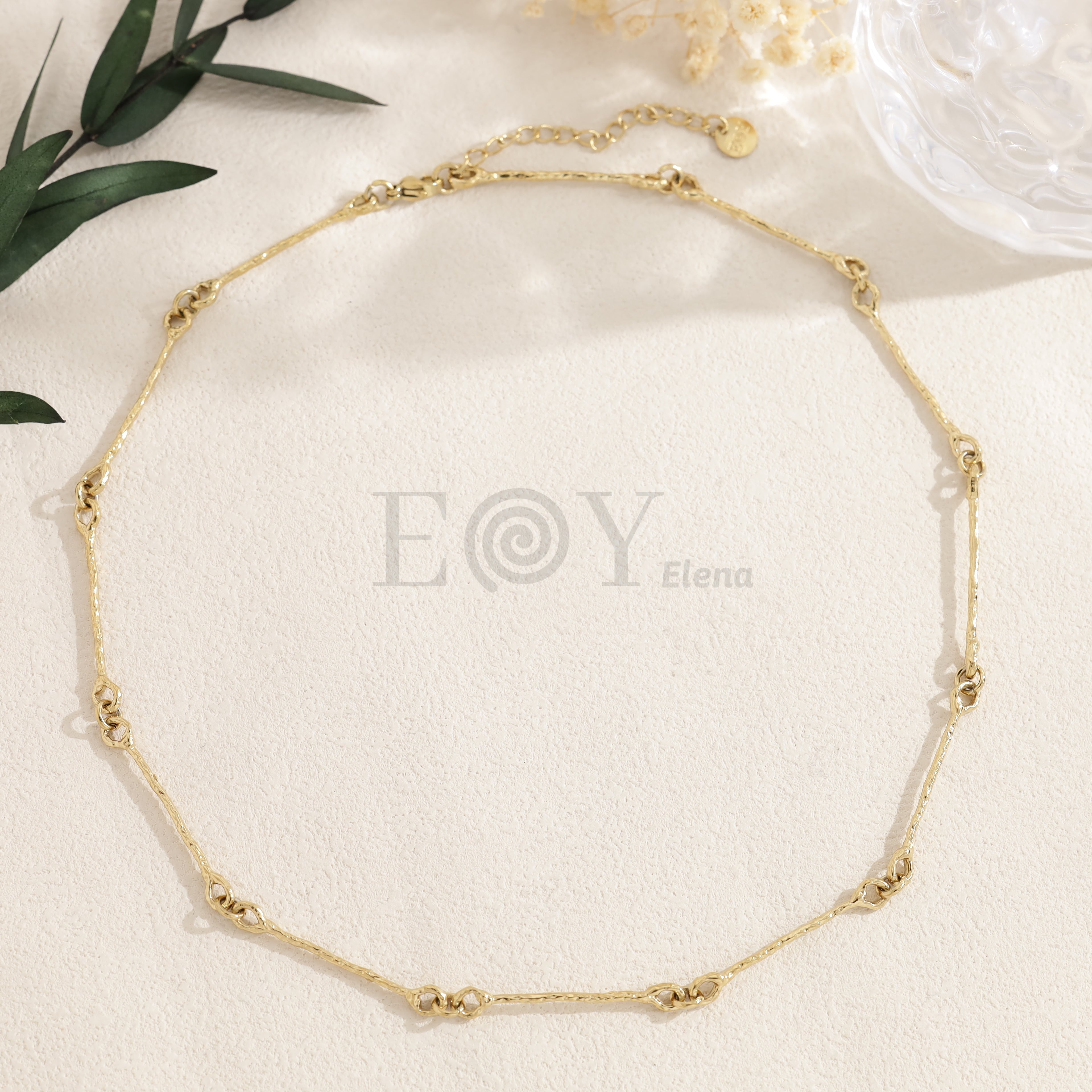 Collar cadena dorada con eslabones finos