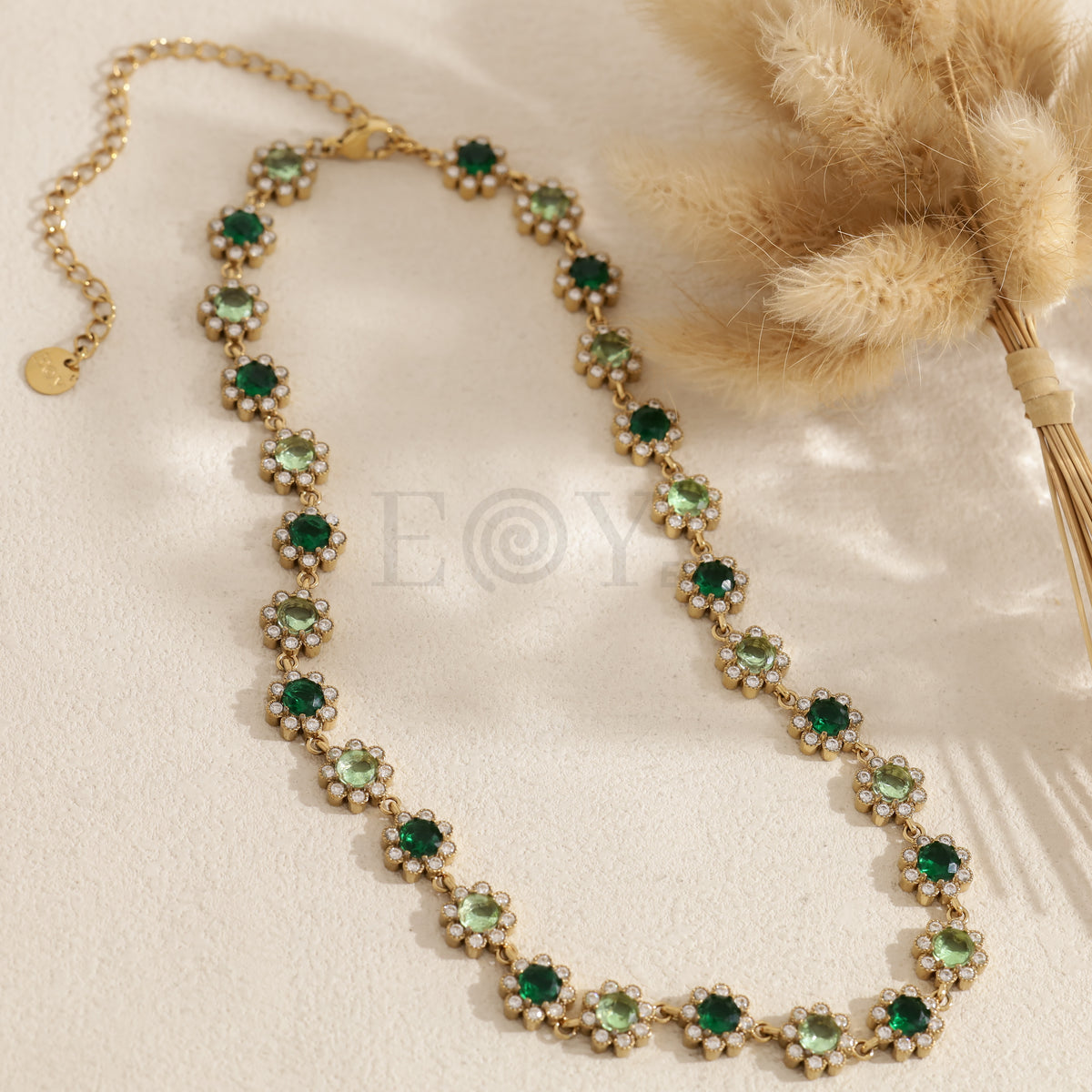 Collar flores circonitas color acero