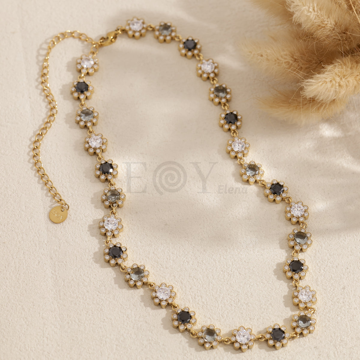 Collar flores circonitas color acero